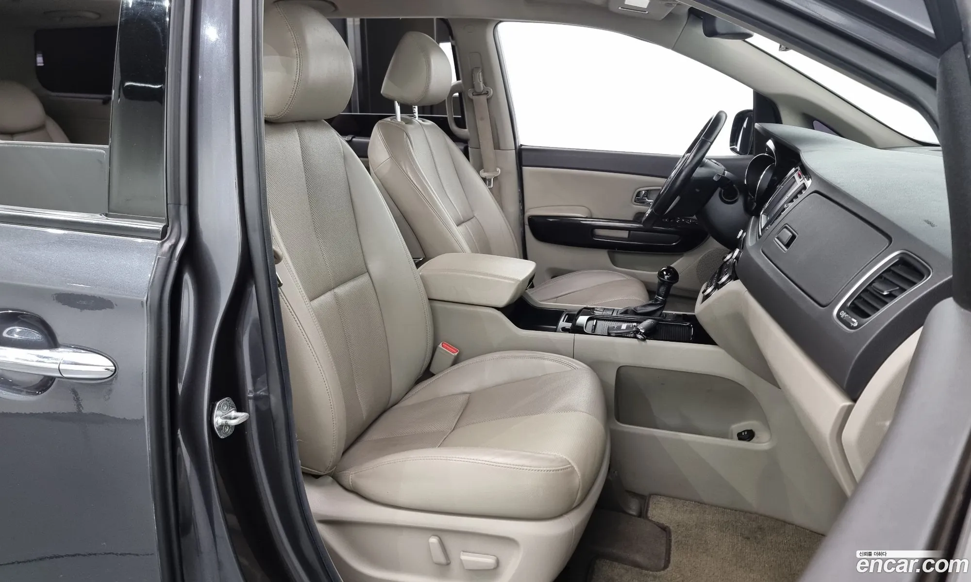 Kia Carnival 2015 — 9
