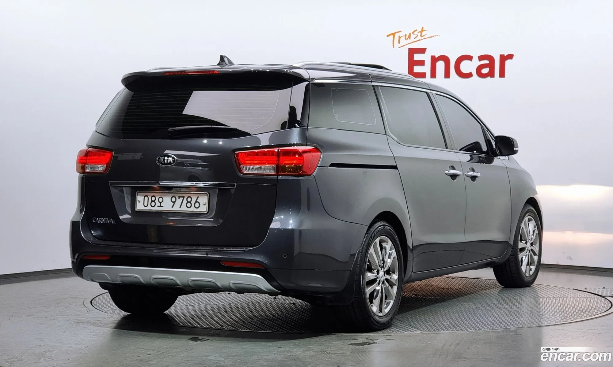 Kia Carnival 2015 — 16