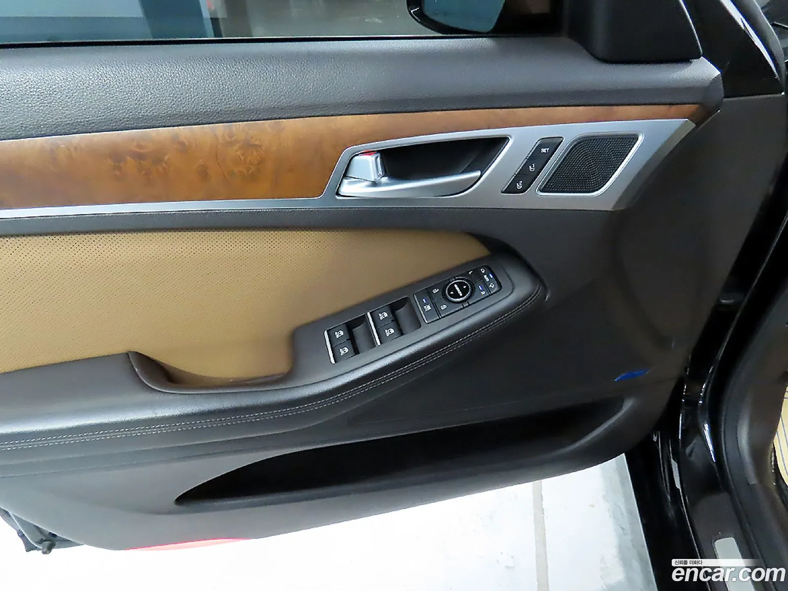 Hyundai Genesis DH 2016 — 19