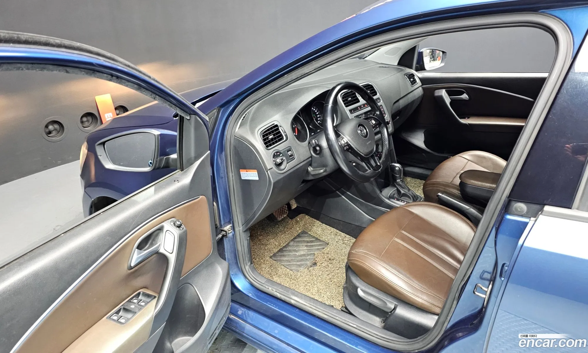 Volkswagen Polo 2015 — 11