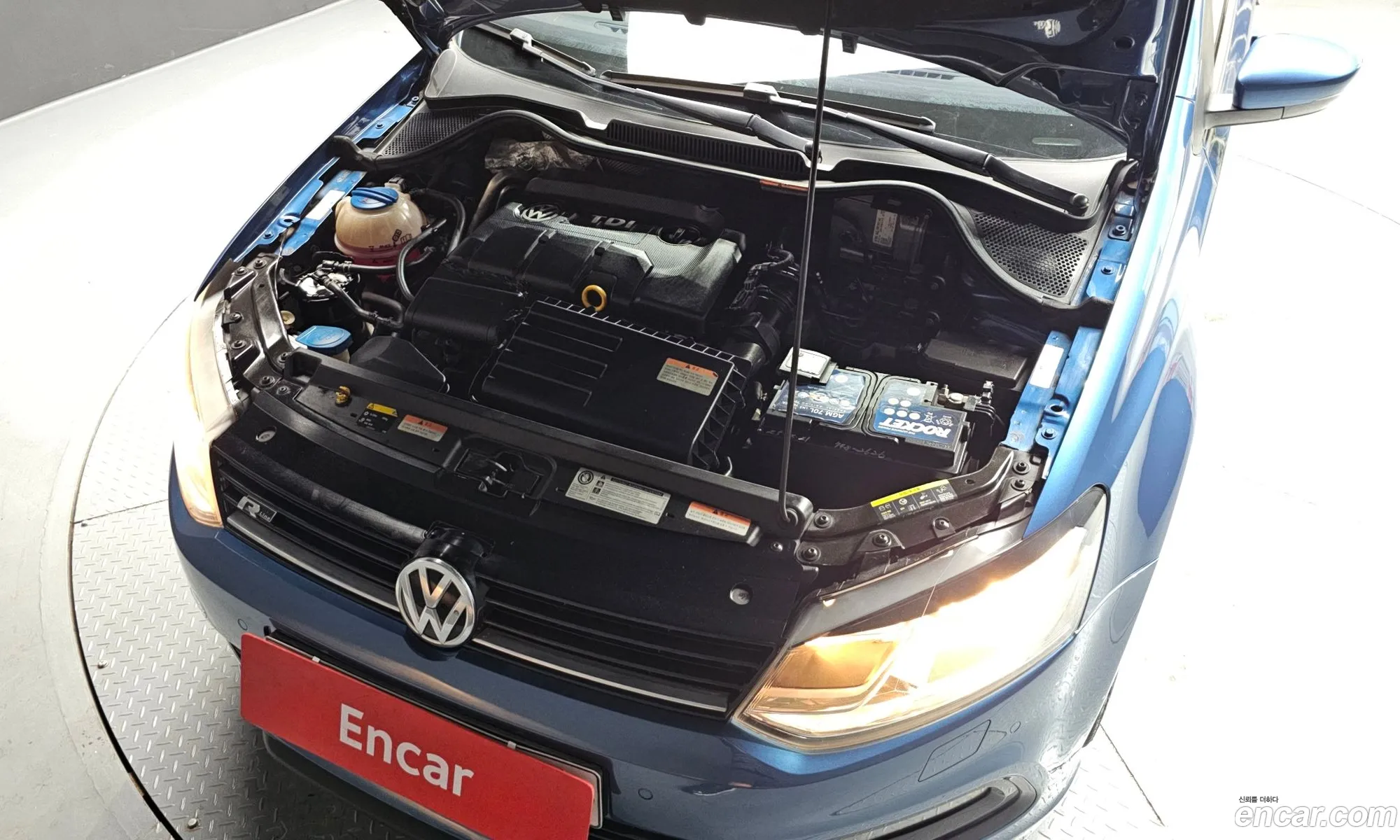 Volkswagen Polo 2015 — 2