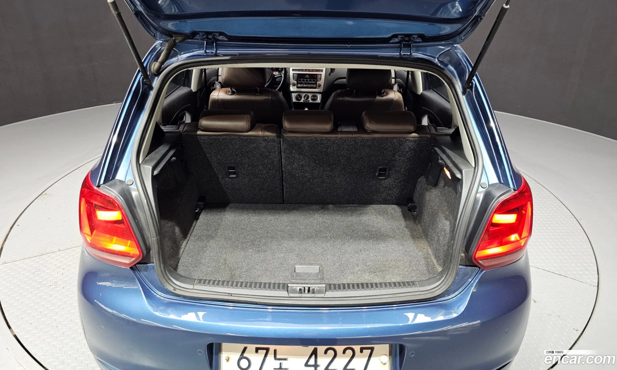 Volkswagen Polo 2015 — 14