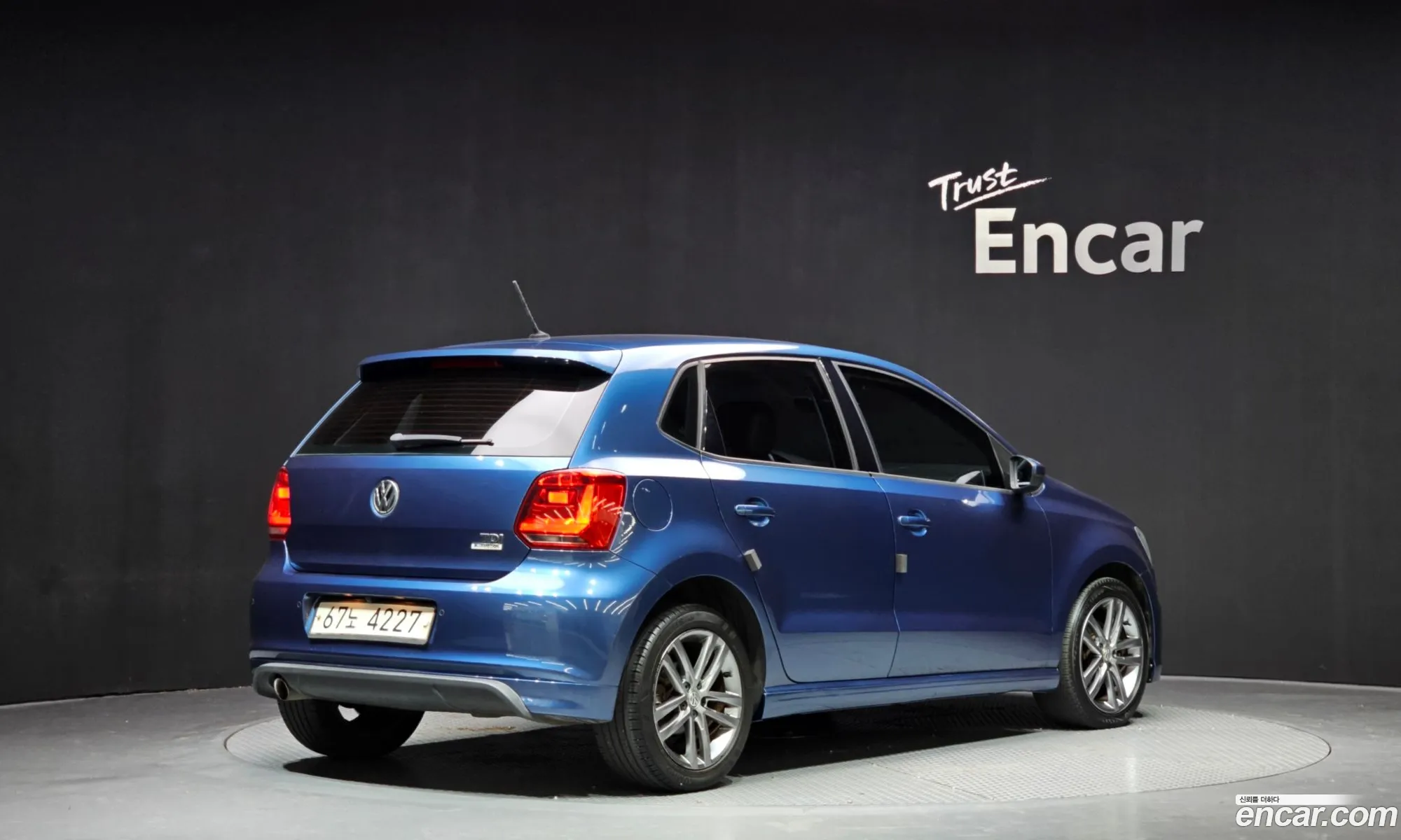 Volkswagen Polo 2015 — 15
