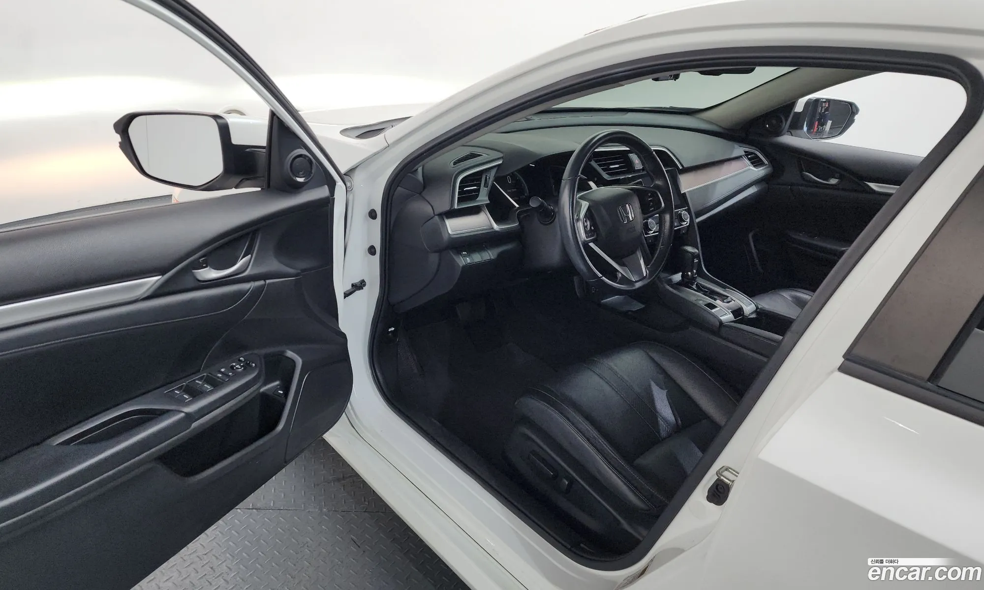 Honda Civic 2017 19XFC2670HE300192 — 18