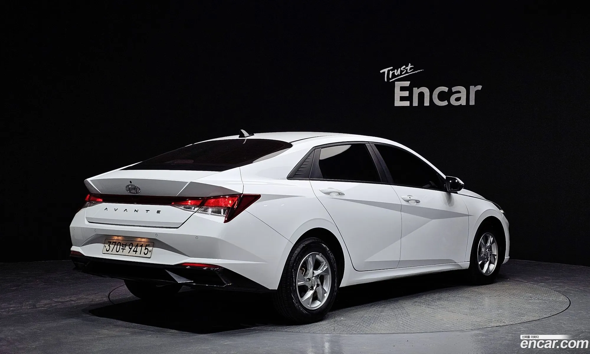 Hyundai Elantra 2022 — 21