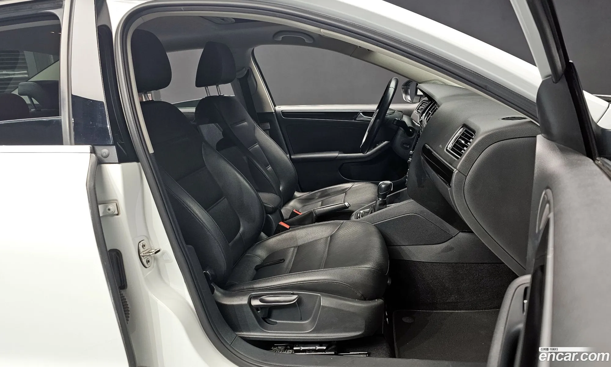 Volkswagen Jetta 2015 — 17
