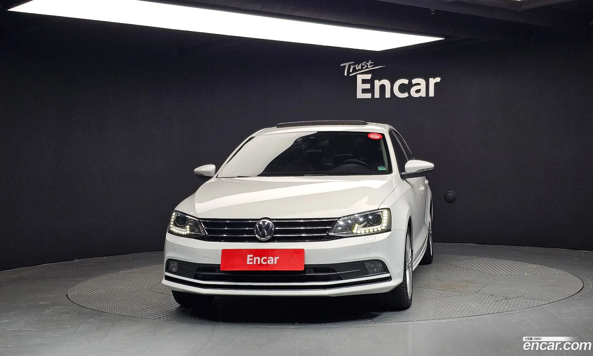 Volkswagen Jetta 2015 — 14