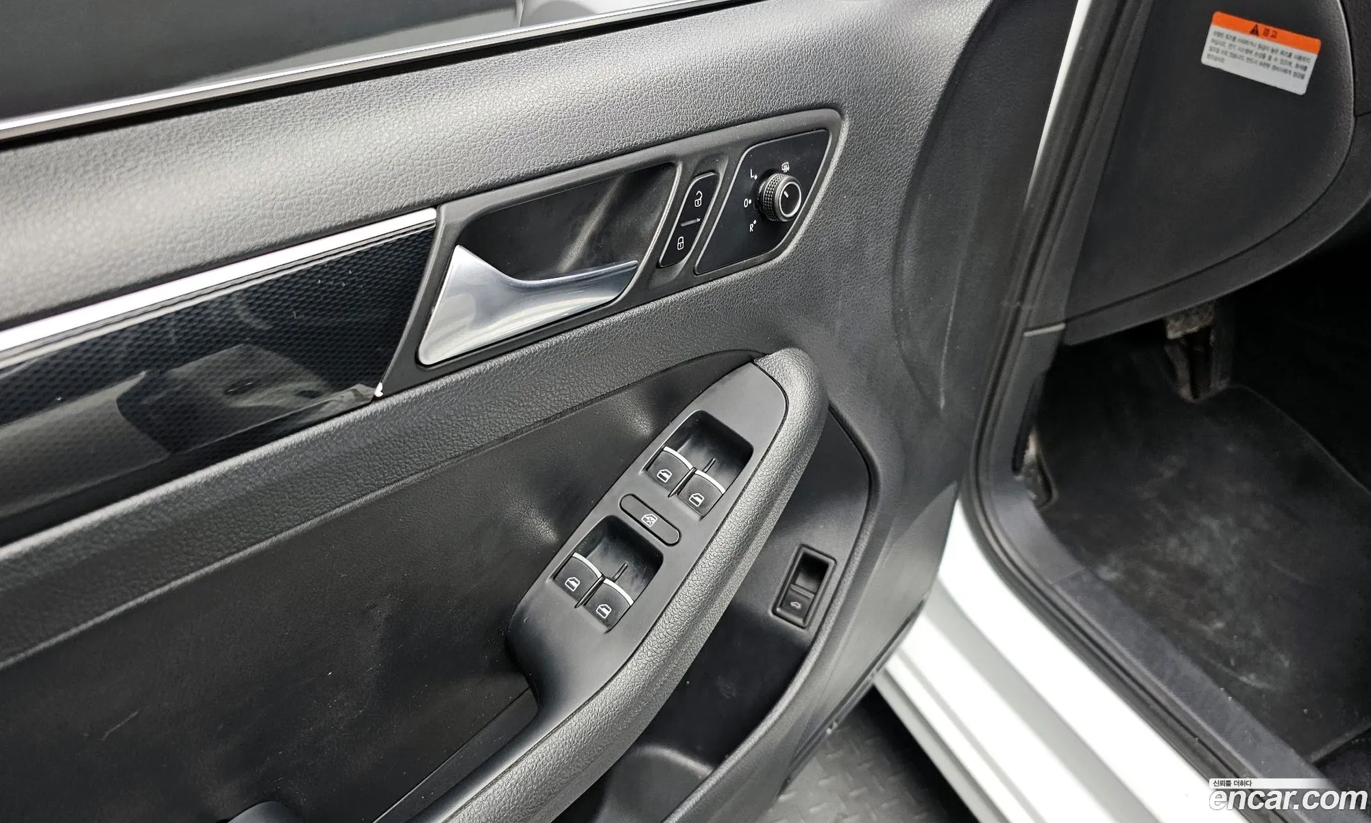 Volkswagen Jetta 2015 — 12