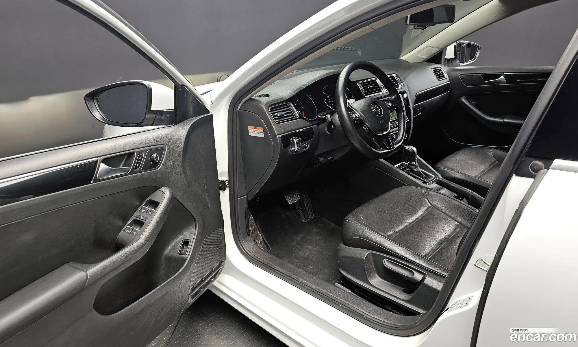Volkswagen Jetta 2015 — 20