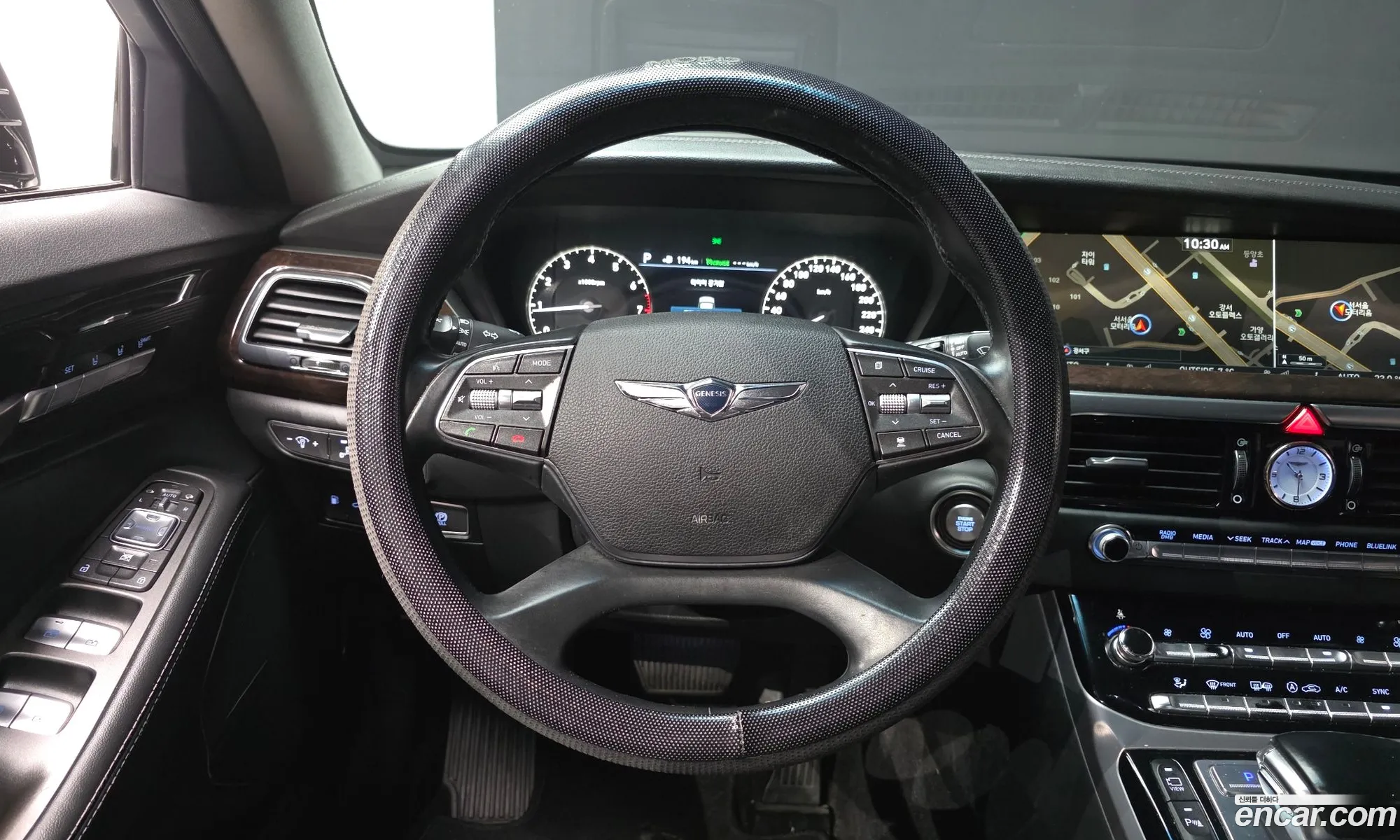 Genesis EQ900 2017 — 15