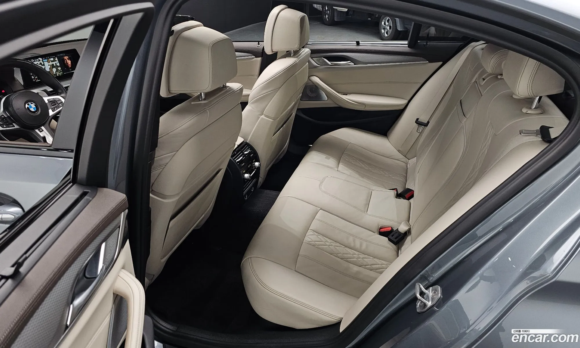 BMW 5 Series 2018 WBAJD7106JBC86460 — 4
