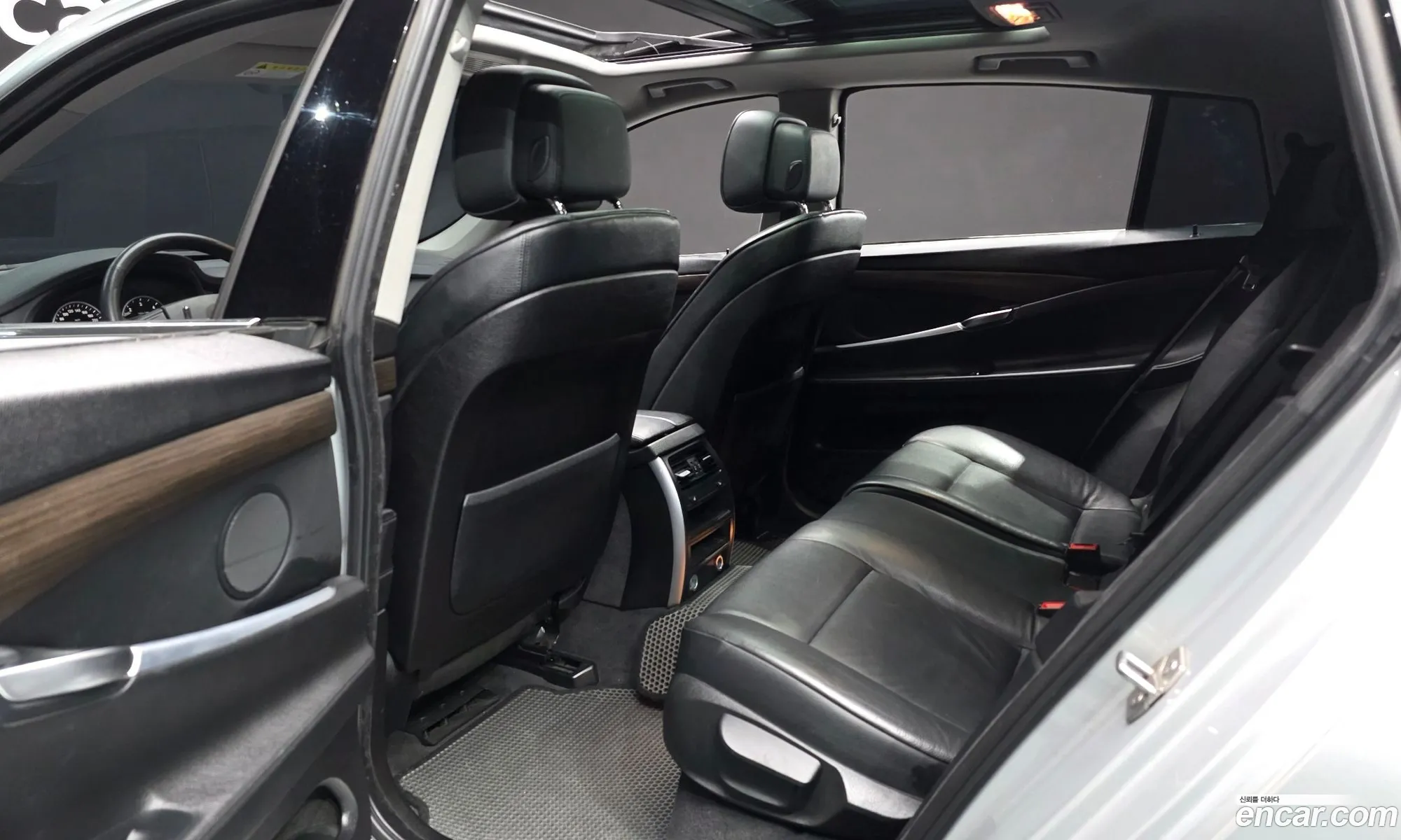 BMW 5 Series GT 2012 WBAXC6109DC991000 — 16