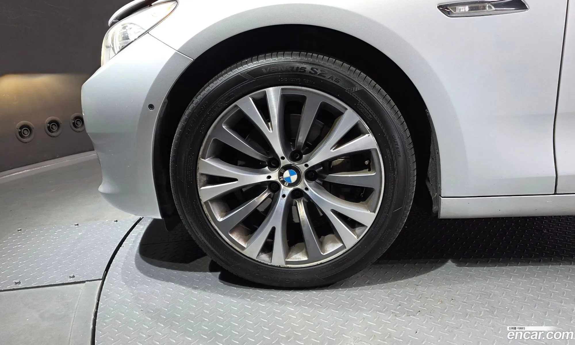 BMW 5 Series GT 2012 WBAXC6109DC991000 — 2