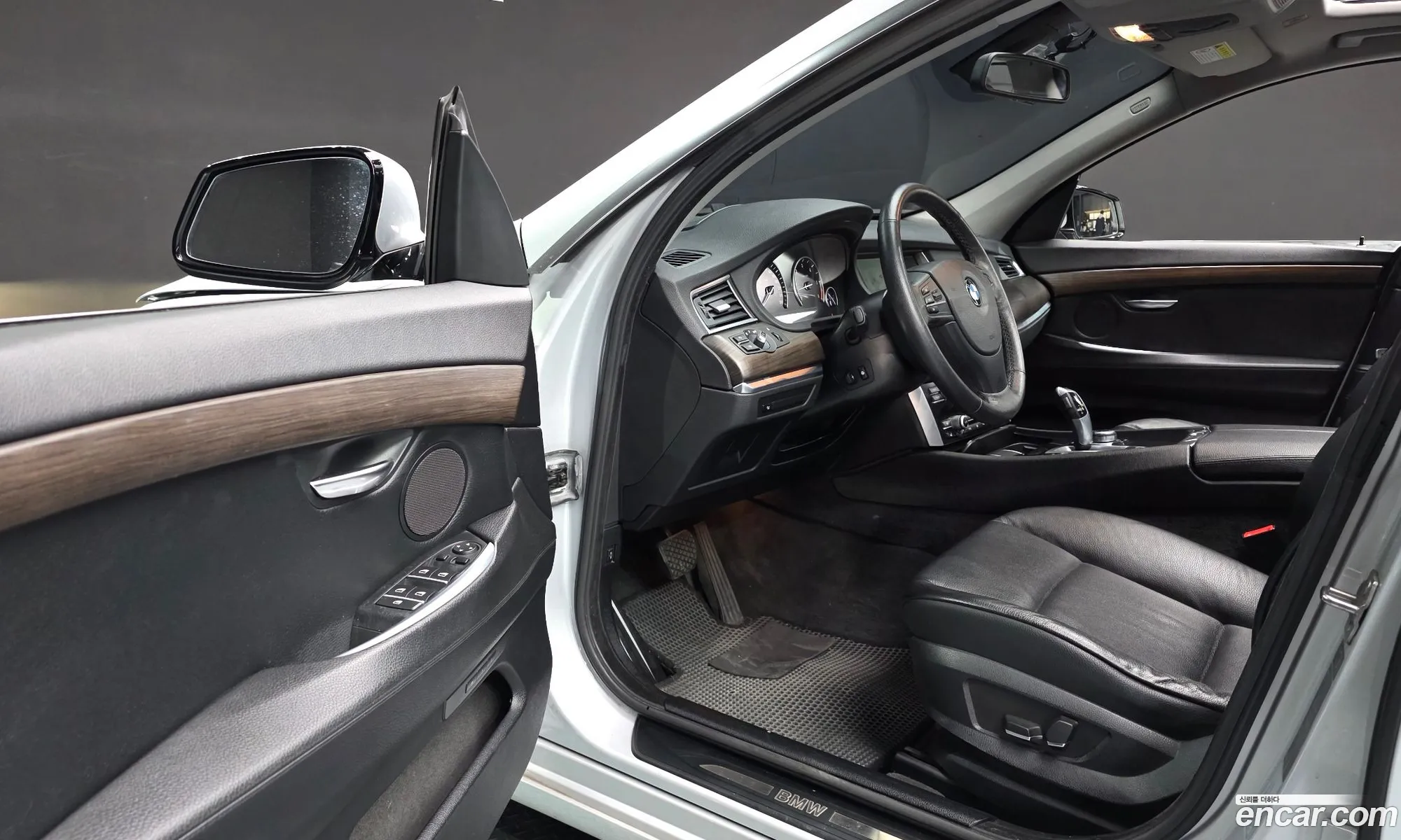 BMW 5 Series GT 2012 WBAXC6109DC991000 — 11