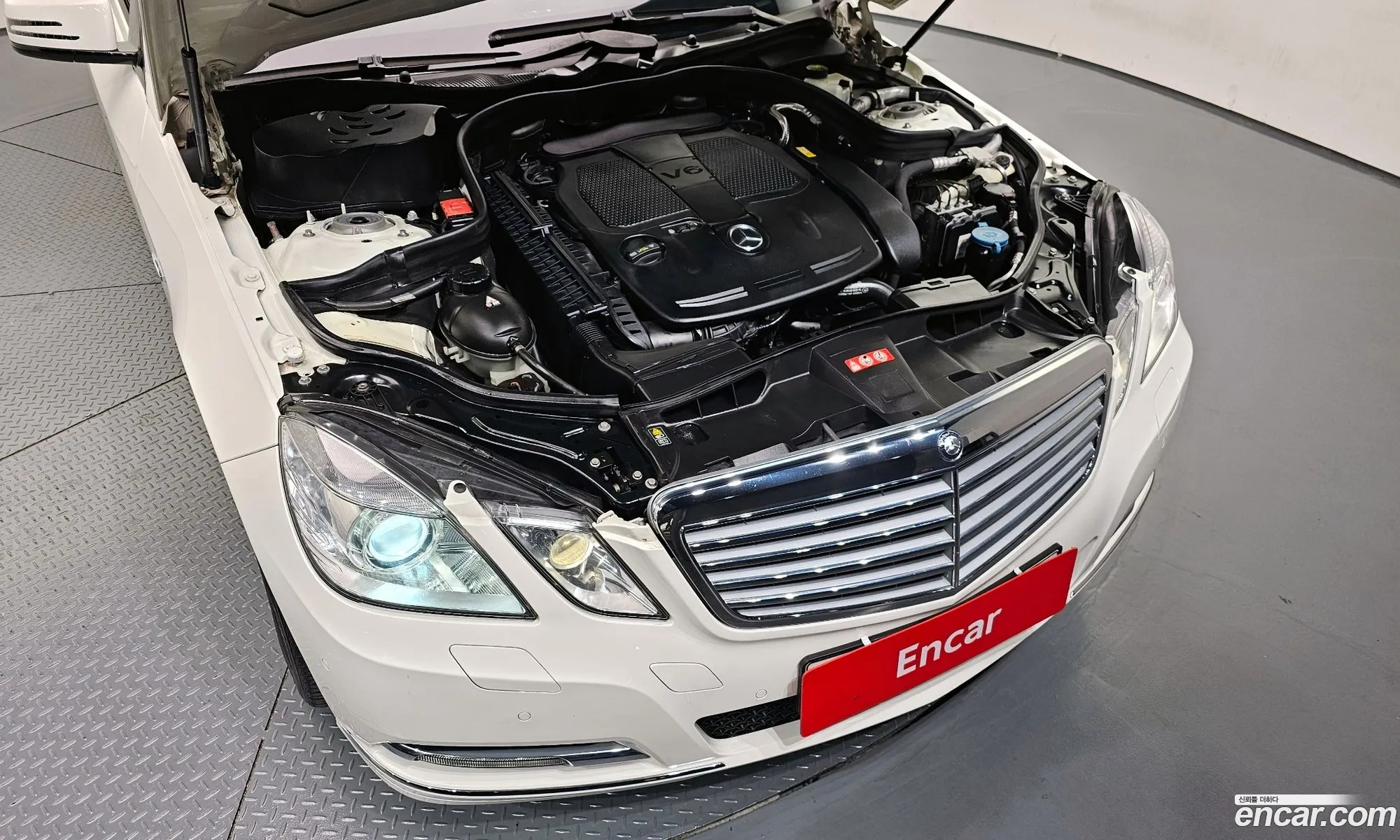 Mercedes-Benz E-Class W212 2012 WDDHF5FB9CA628831 — 10