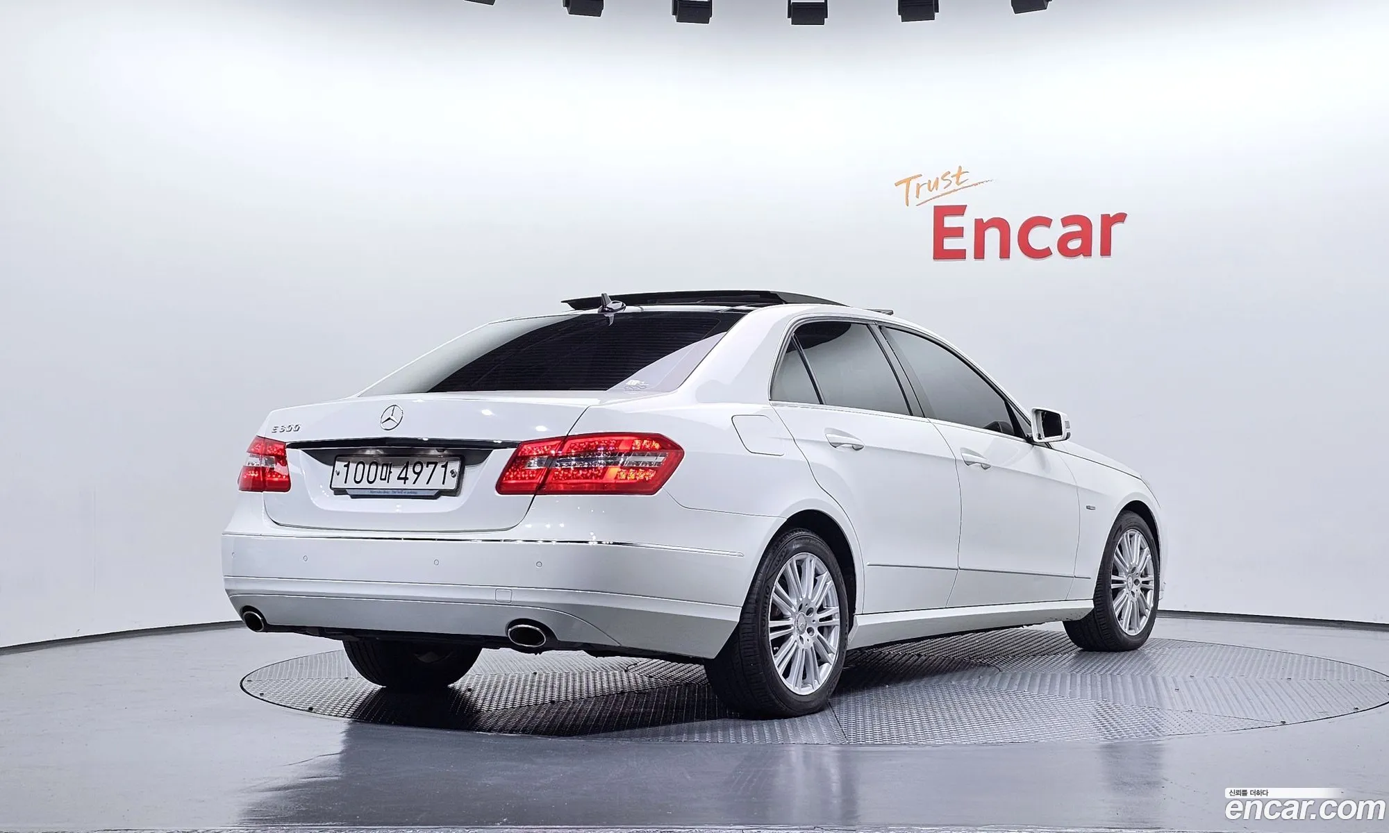 Mercedes-Benz E-Class W212 2012 WDDHF5FB9CA628831 — 8