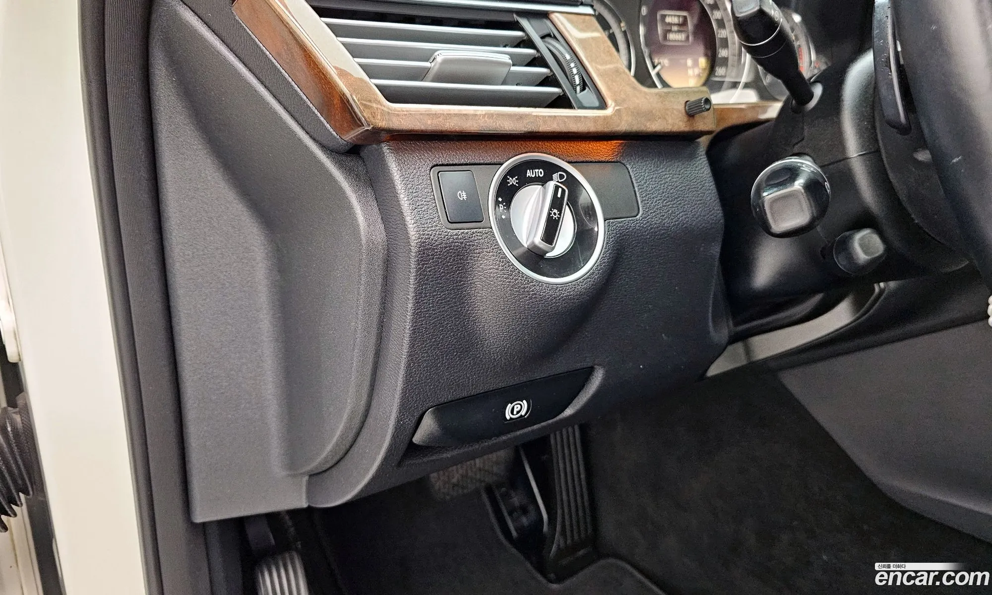 Mercedes-Benz E-Class W212 2012 WDDHF5FB9CA628831 — 14