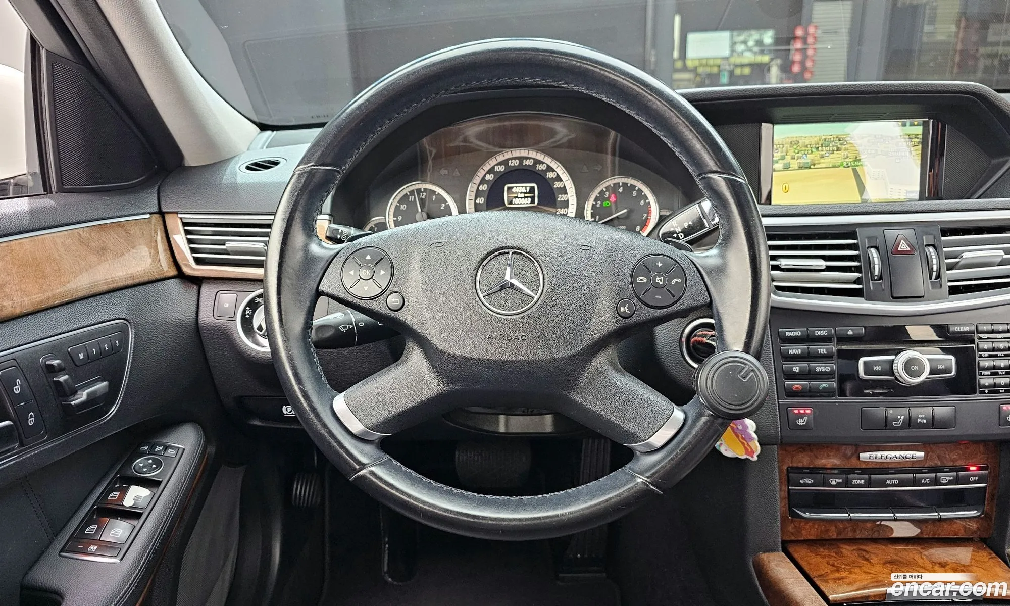 Mercedes-Benz E-Class W212 2012 WDDHF5FB9CA628831 — 4