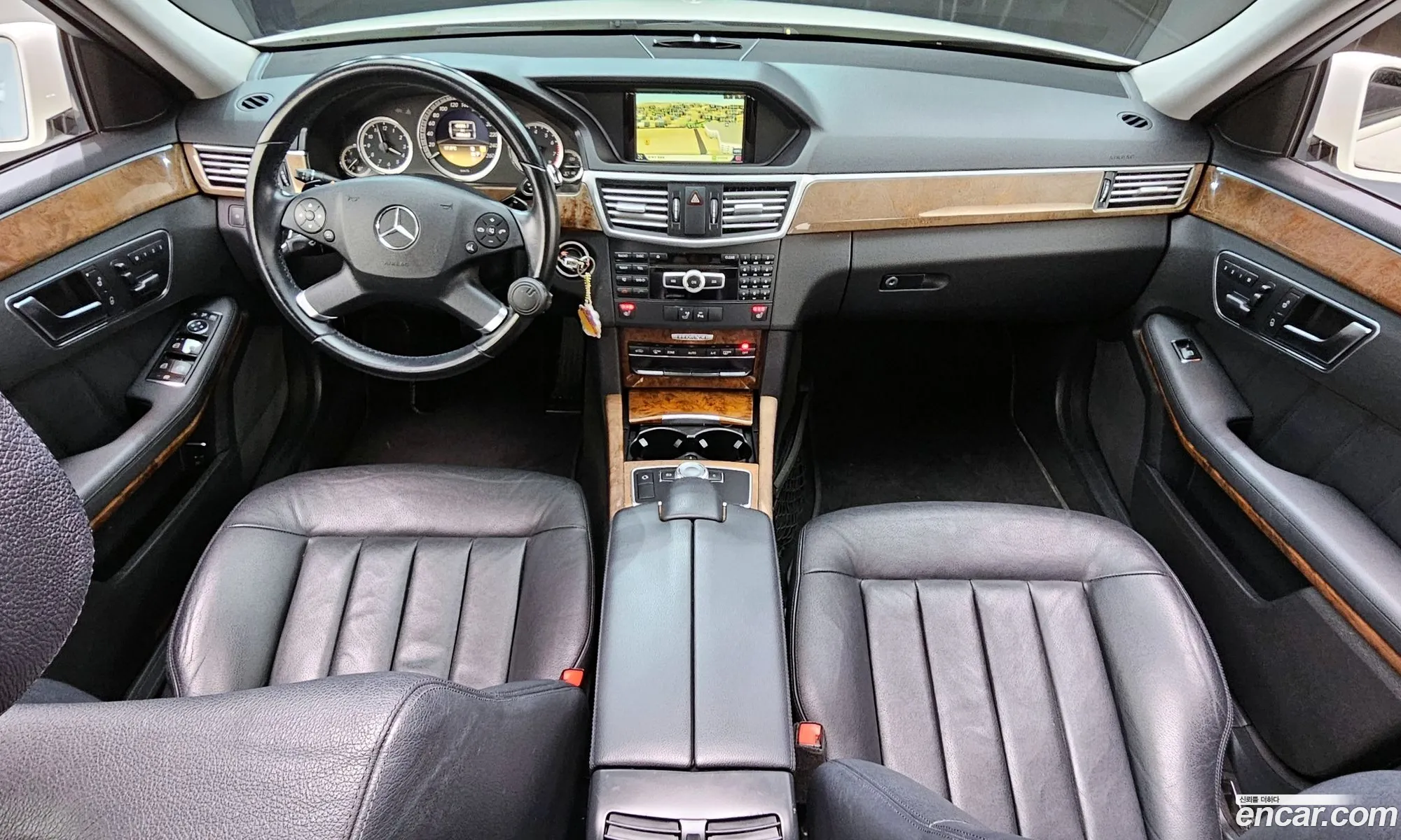 Mercedes-Benz E-Class W212 2012 WDDHF5FB9CA628831 — 11