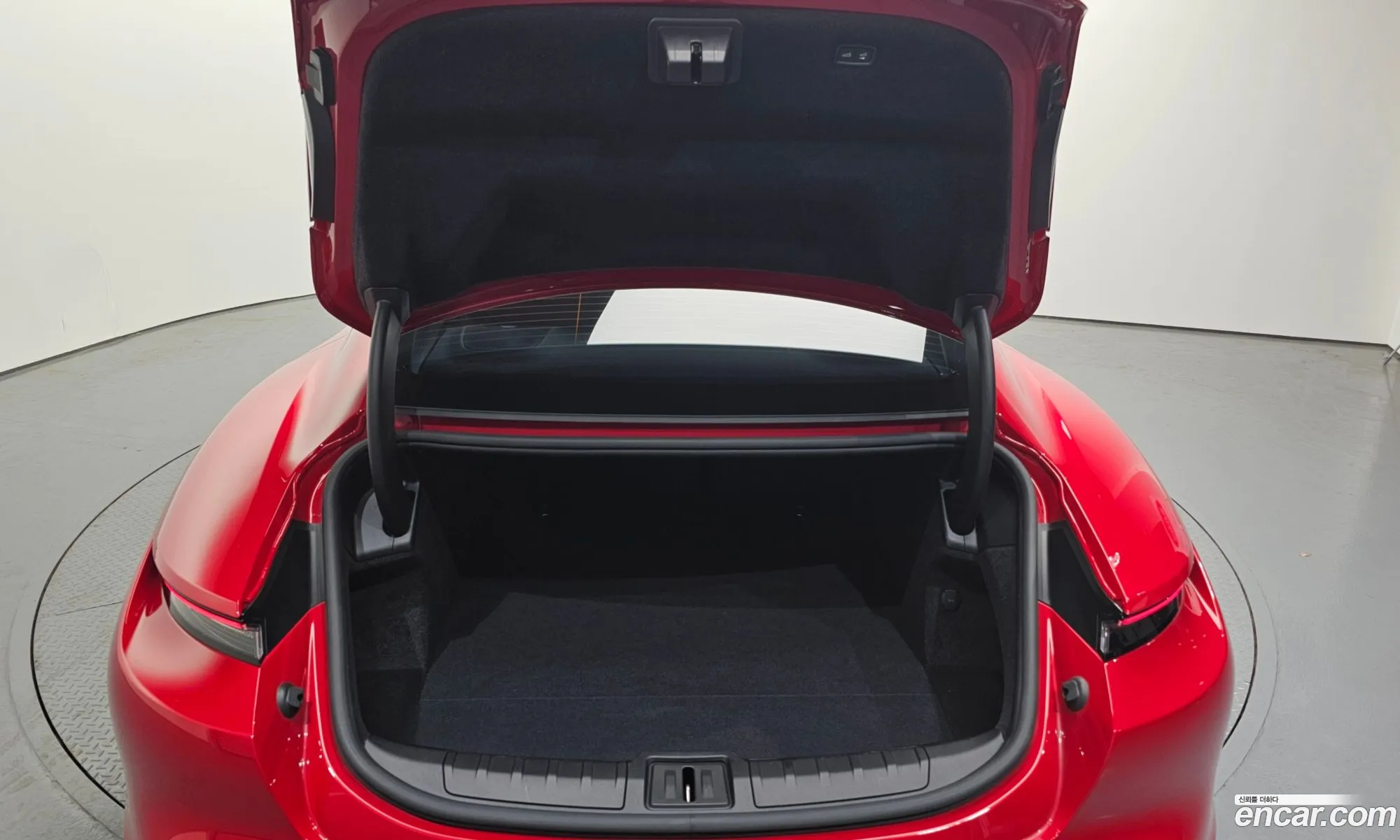 Porsche Taycan 2023 — 2