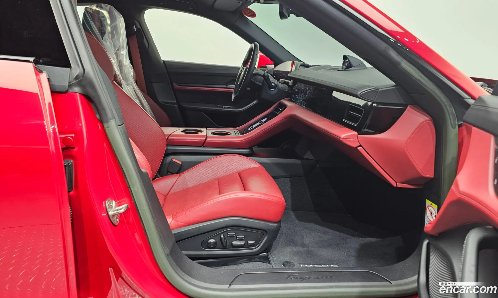Porsche Taycan 2023 — 12