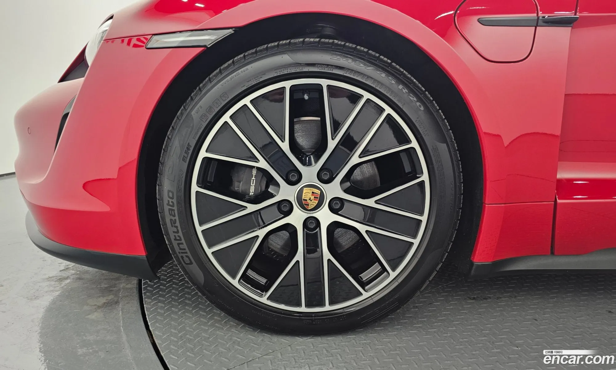 Porsche Taycan 2023 — 11