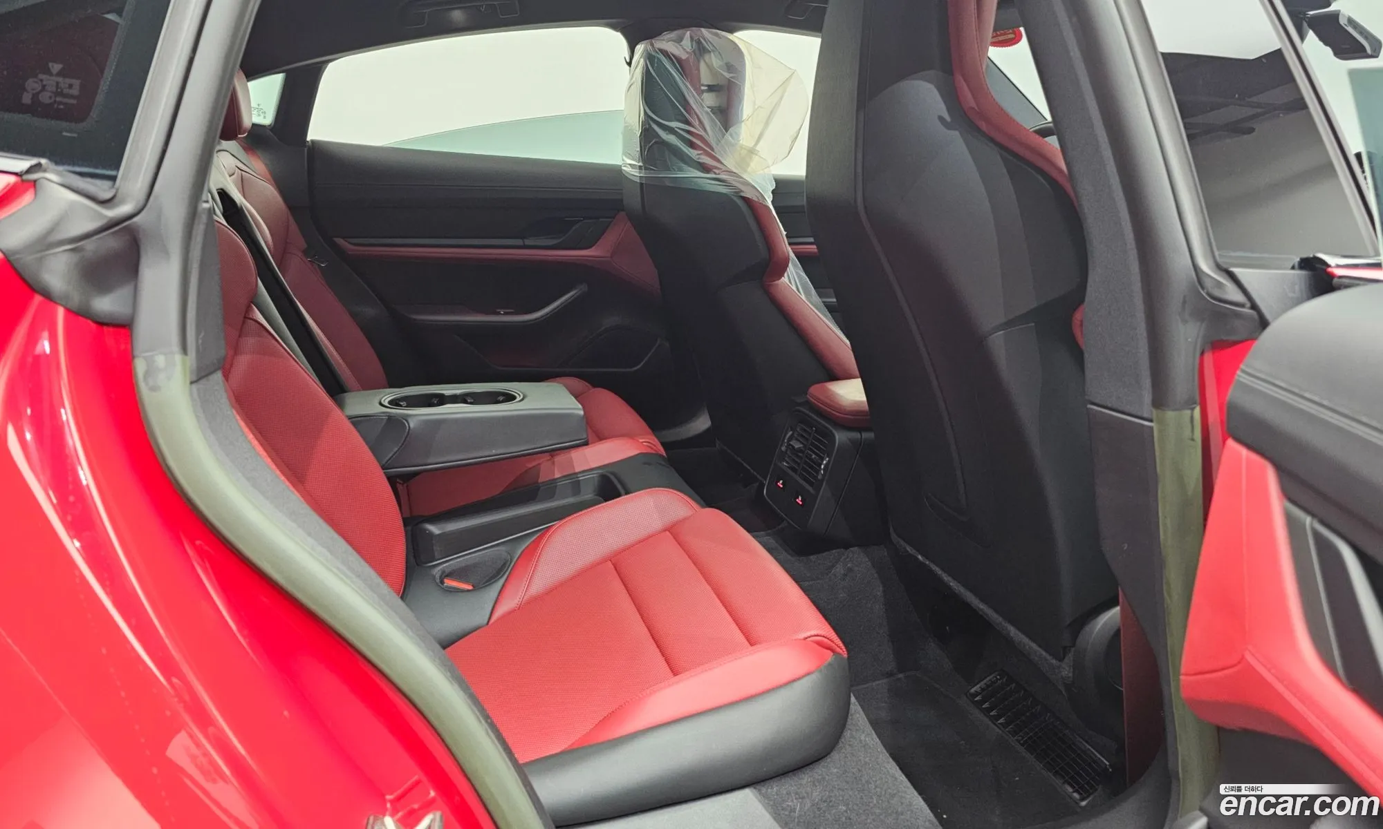 Porsche Taycan 2023 — 19