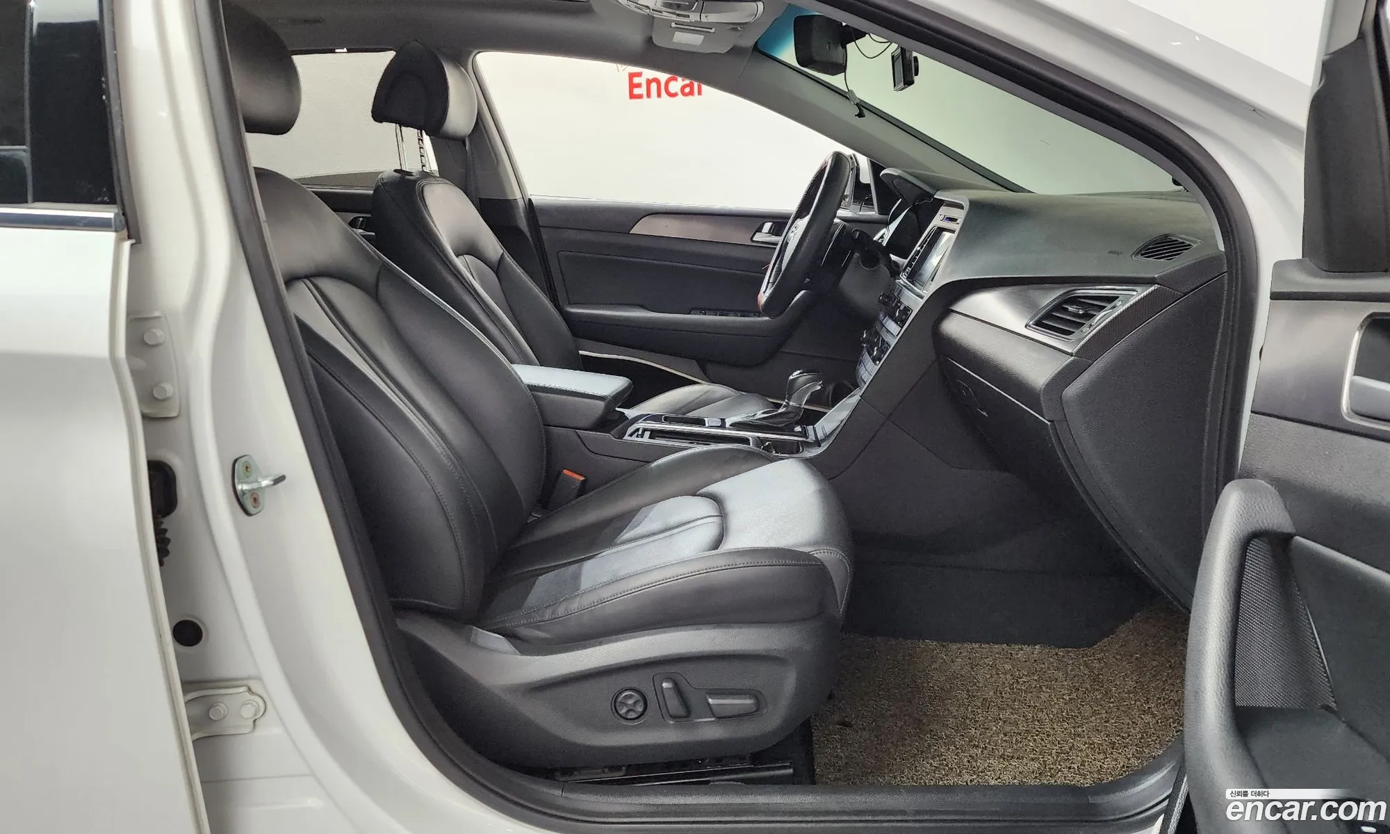 Hyundai LF Sonata 2016 — 20
