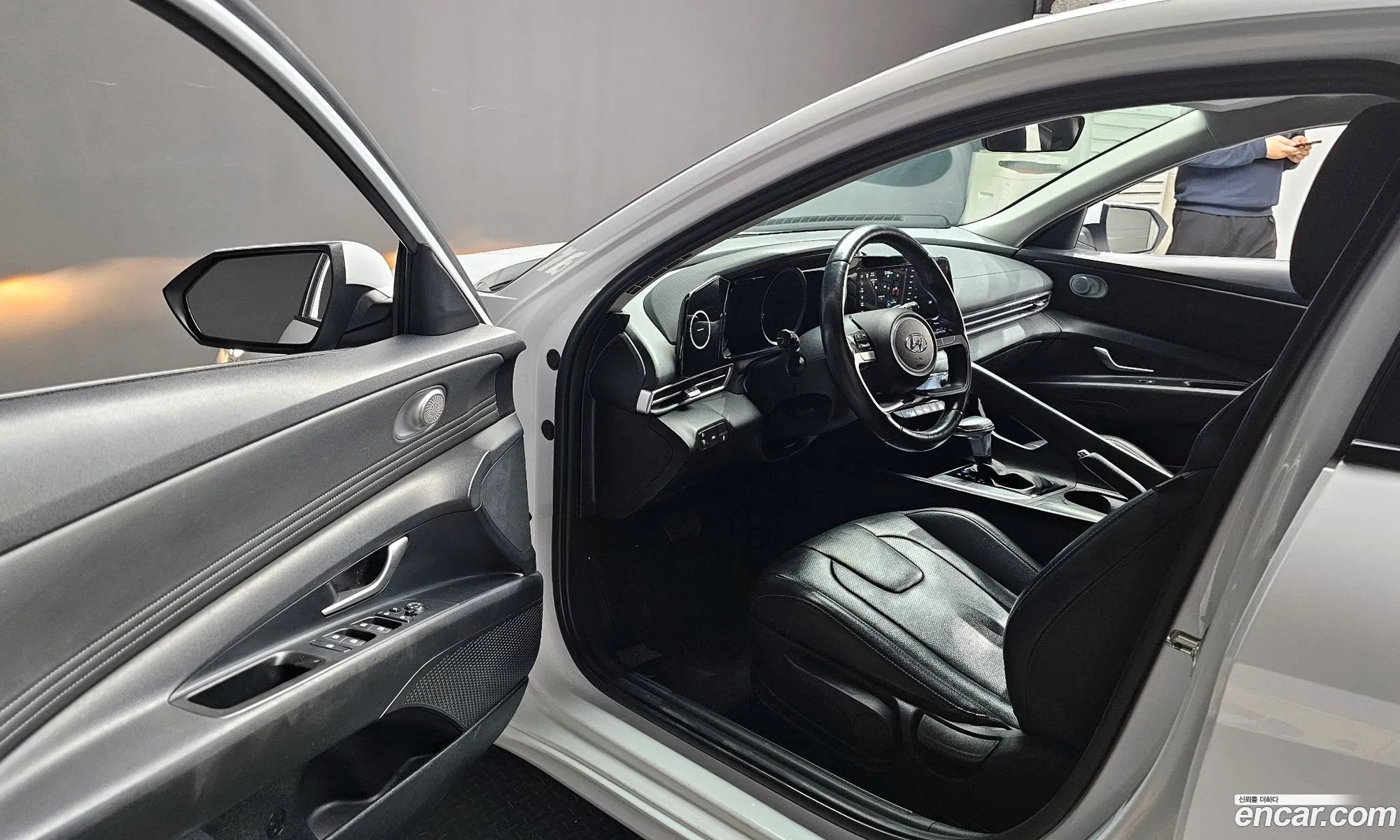 Hyundai Elantra 2022 — 17