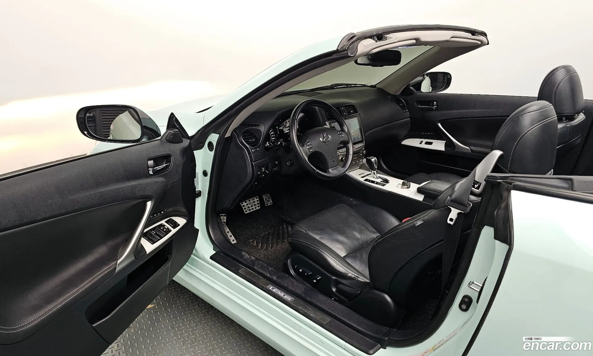 Lexus IS250 2009 — 16