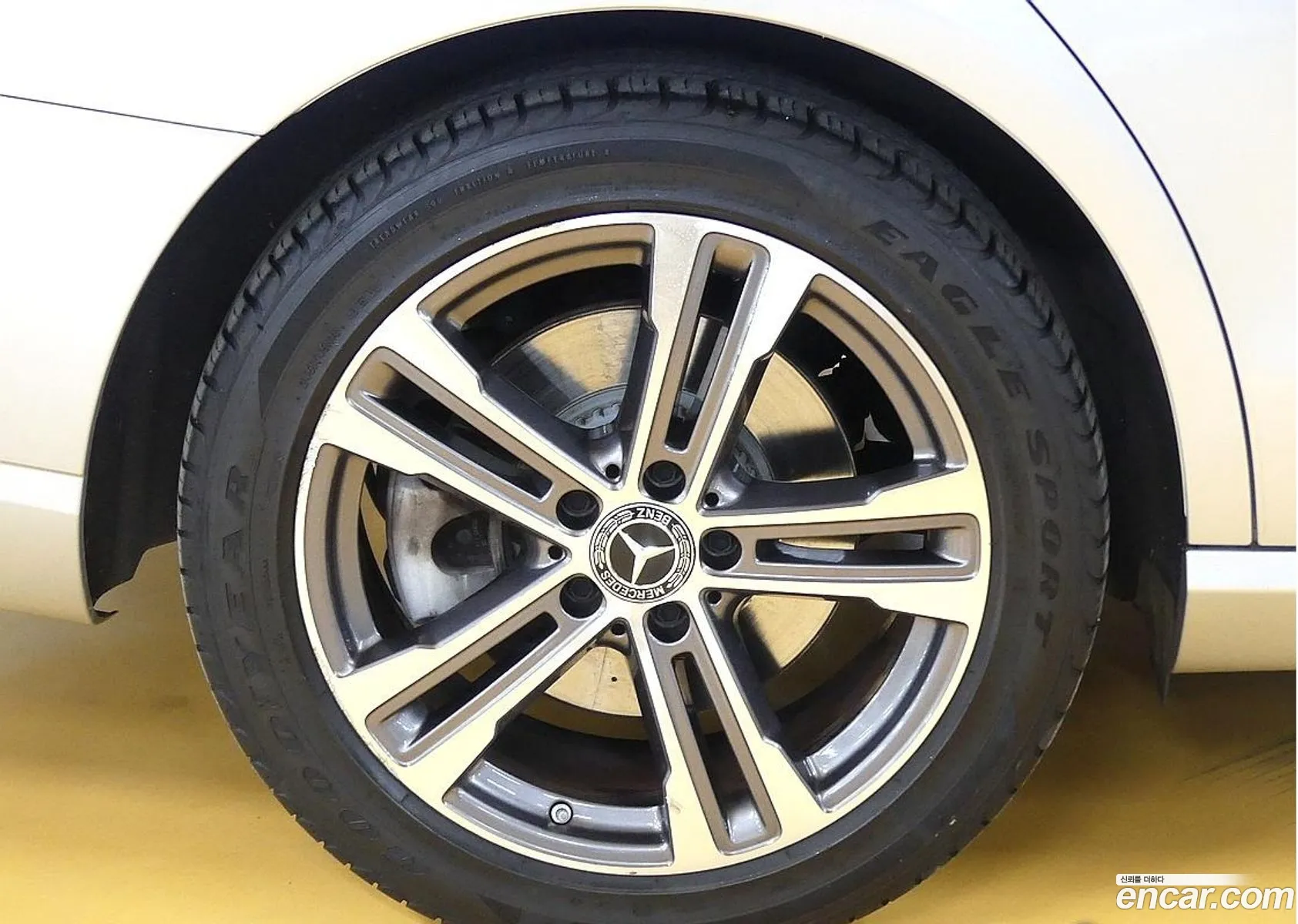 Mercedes-Benz E-Class W213 2022 — 4