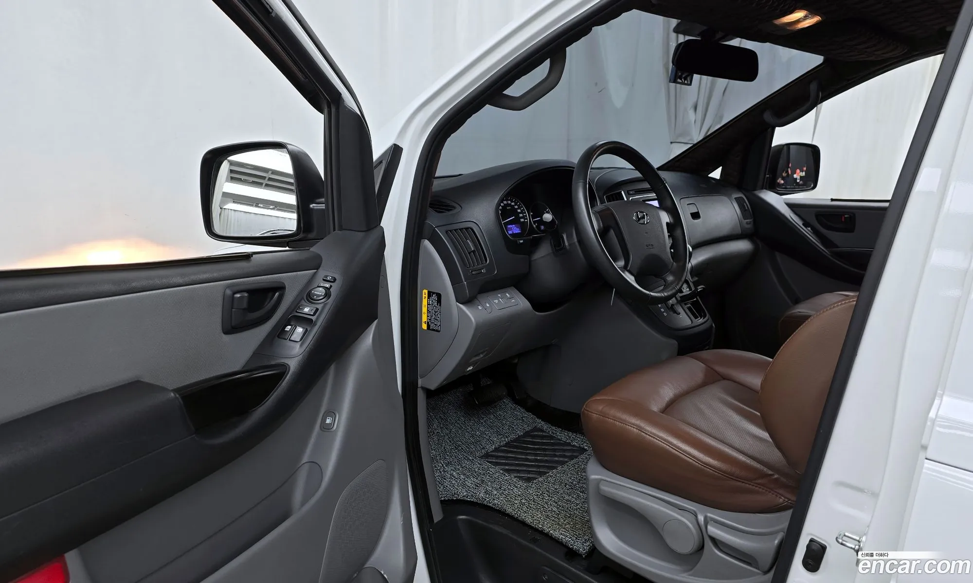 Hyundai Grand Starex 2019 — 18