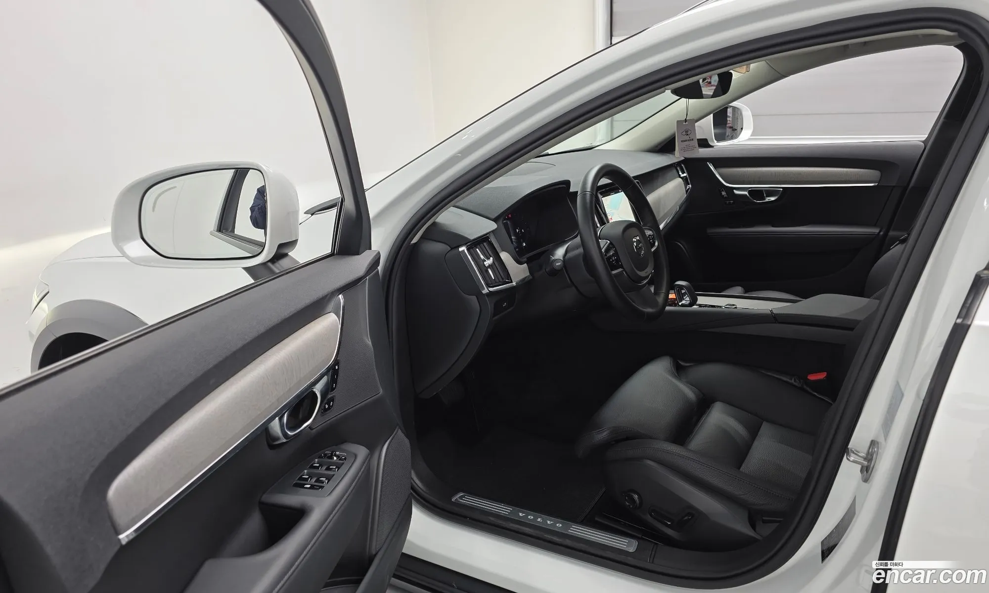 Volvo V90 Cross Country 2025 — 2