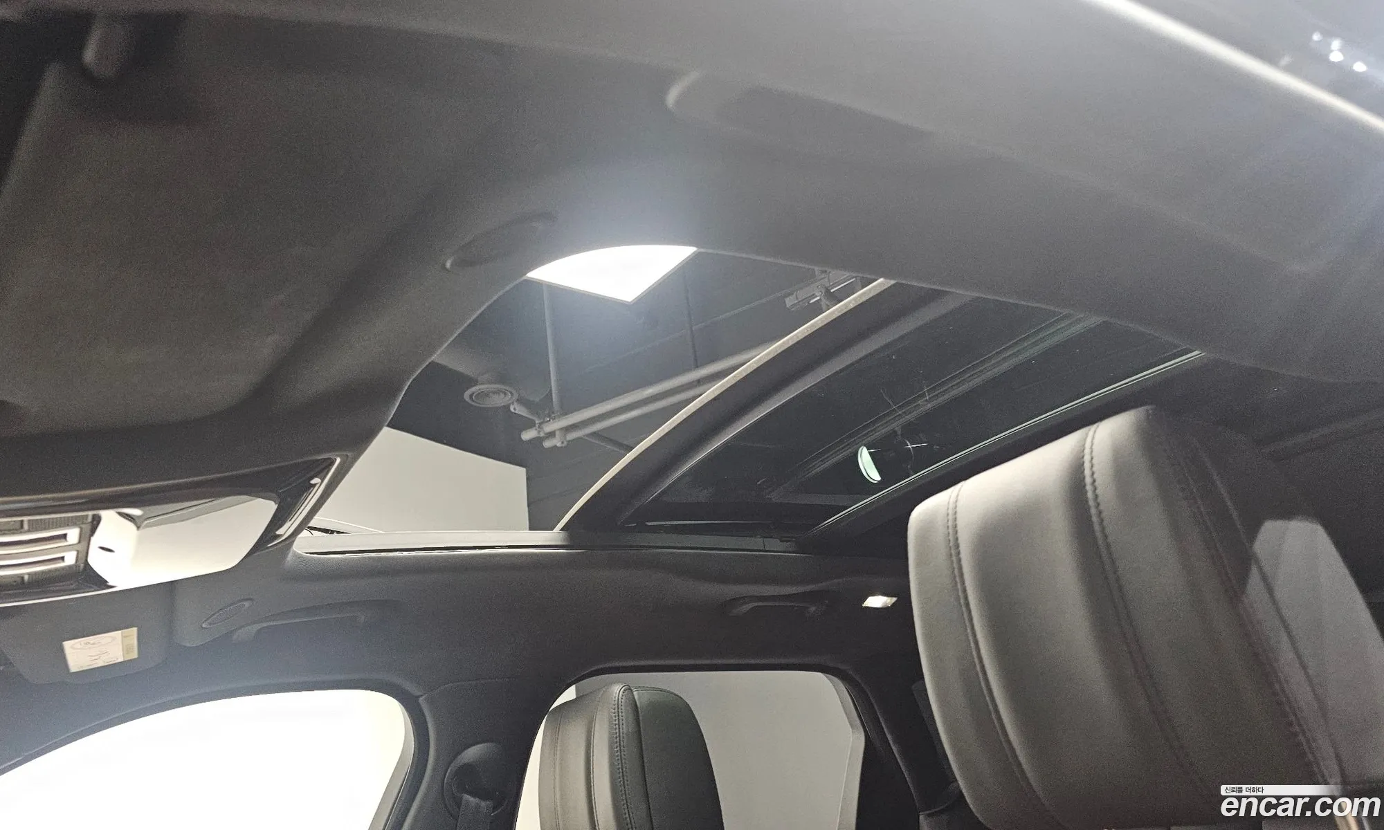 Land Rover Range Rover Velar 2024 SALYA2BU3SA397124 — 17