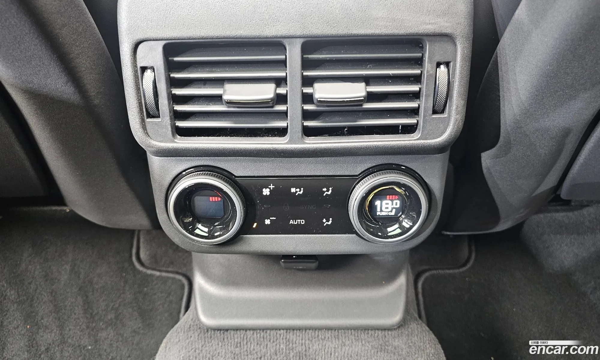Land Rover Range Rover Velar 2024 SALYA2BU3SA397124 — 12