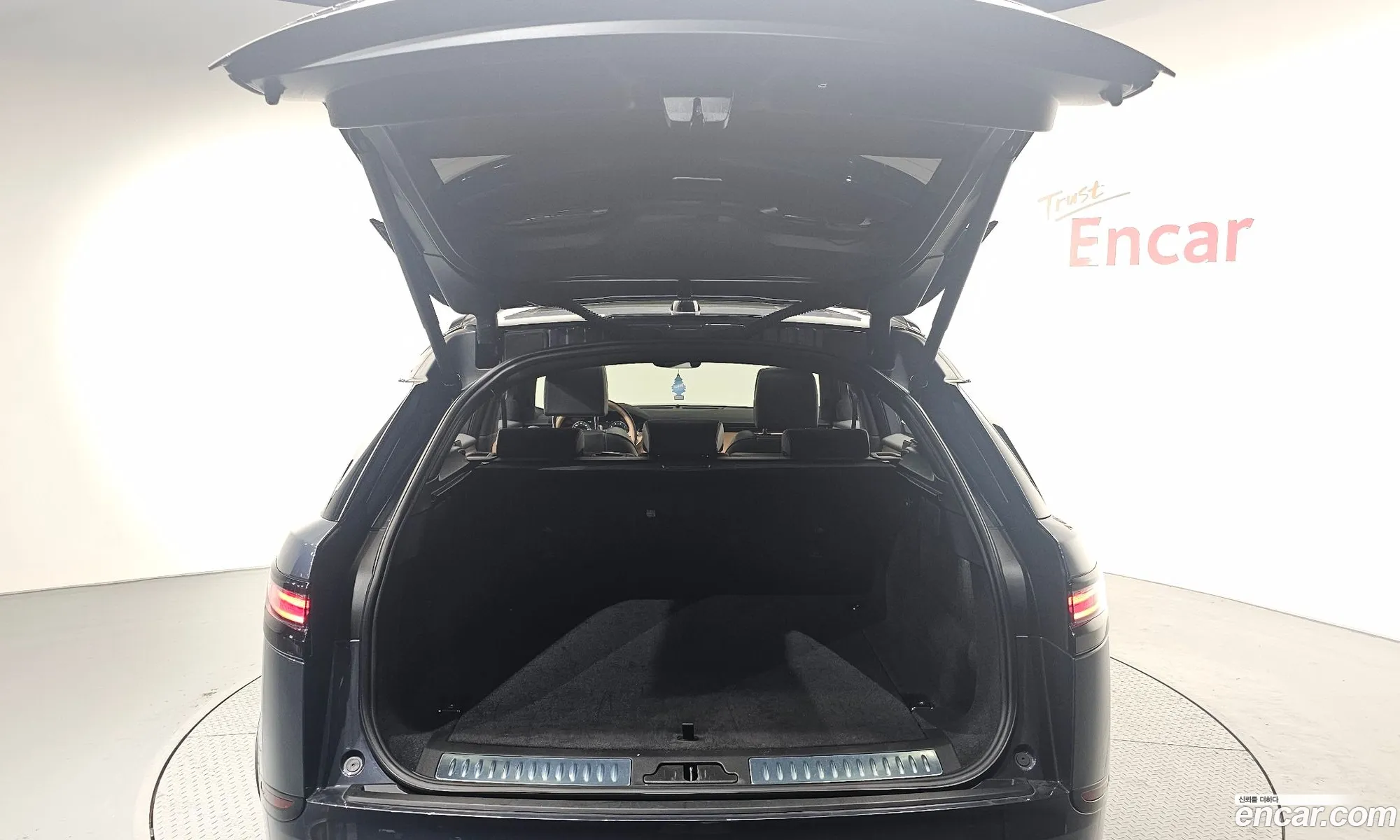 Land Rover Range Rover Velar 2024 SALYA2BU3SA397124 — 19