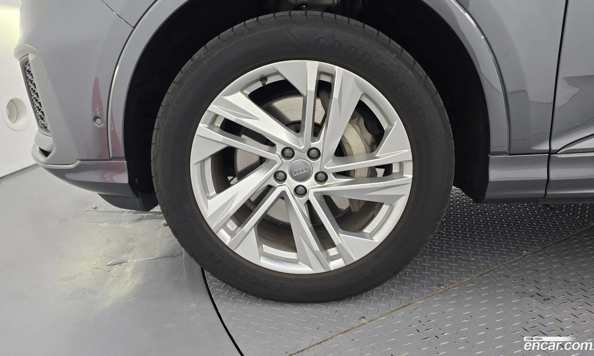 Audi Q7 2021 WAUZZZ4M8MD000385 — 4