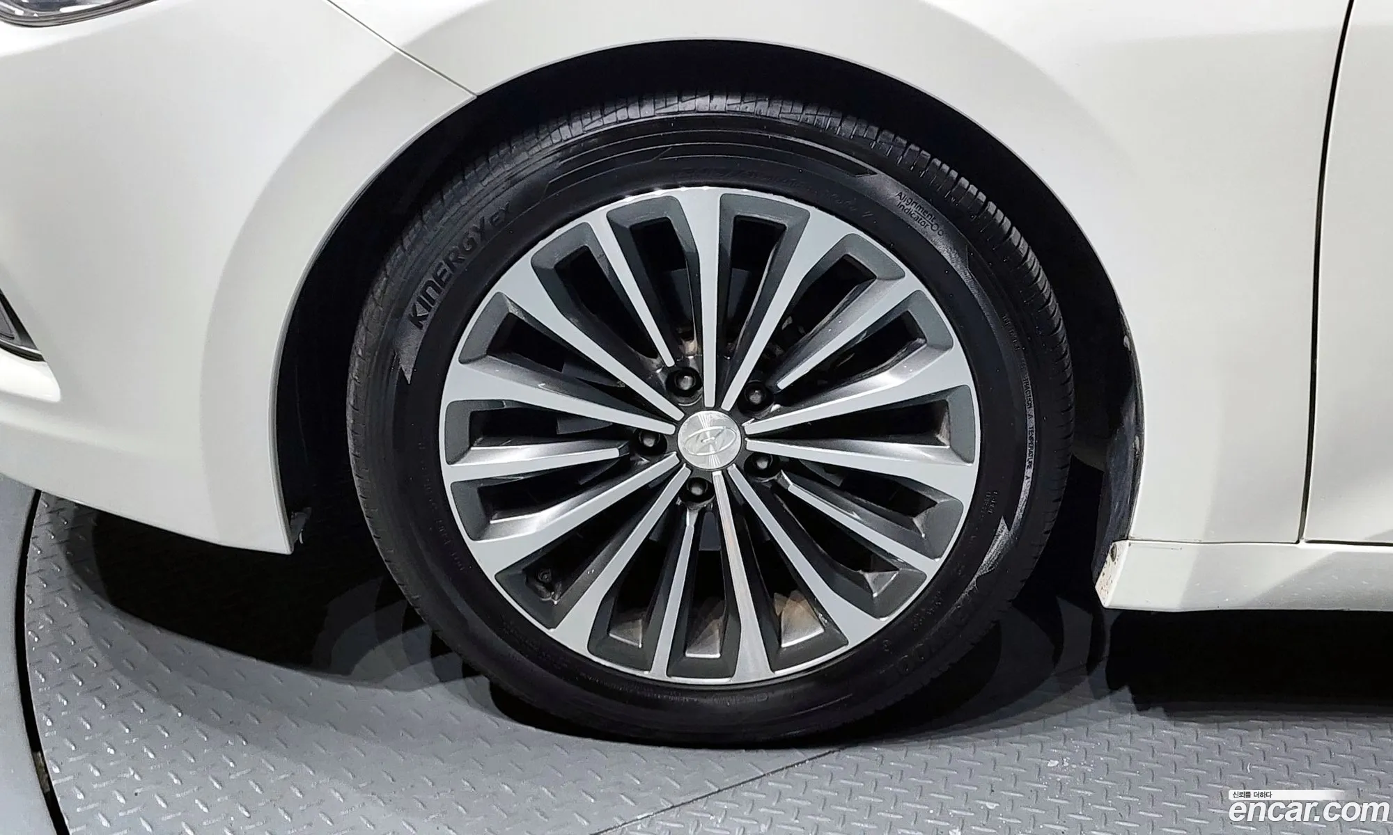 Hyundai Grandeur HG 2014 — 11