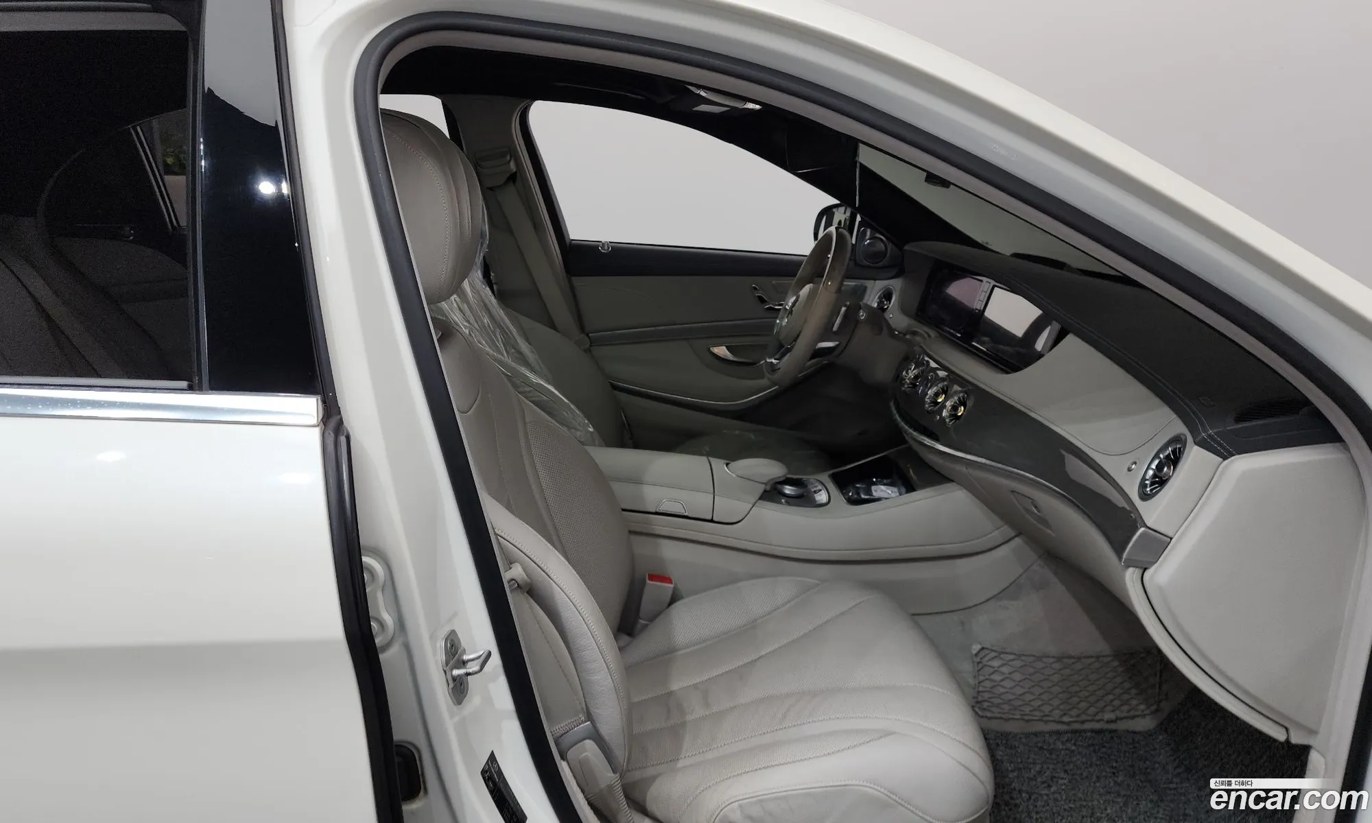 Mercedes-Benz S-Class W222 2016 — 14