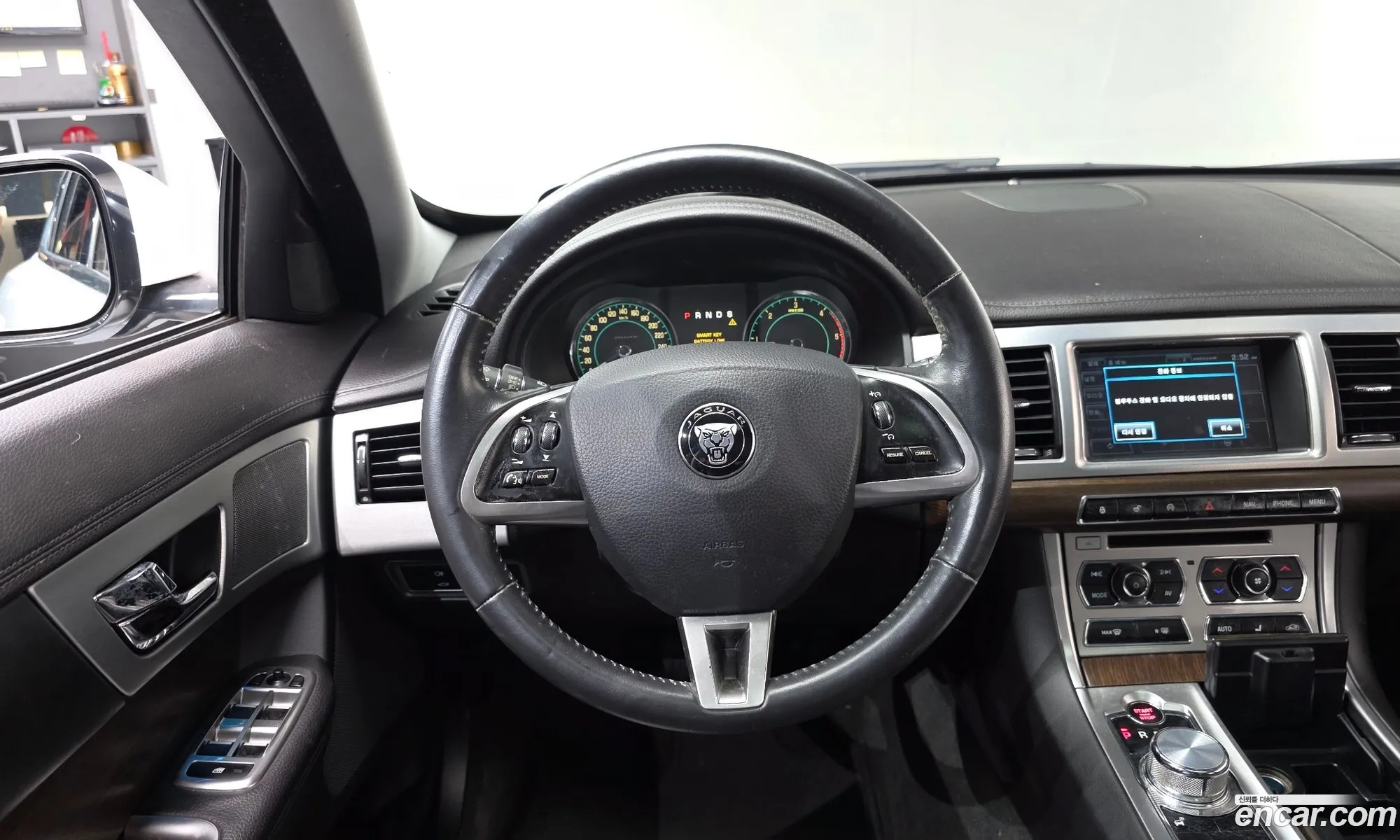 Jaguar XF 2014 — 16