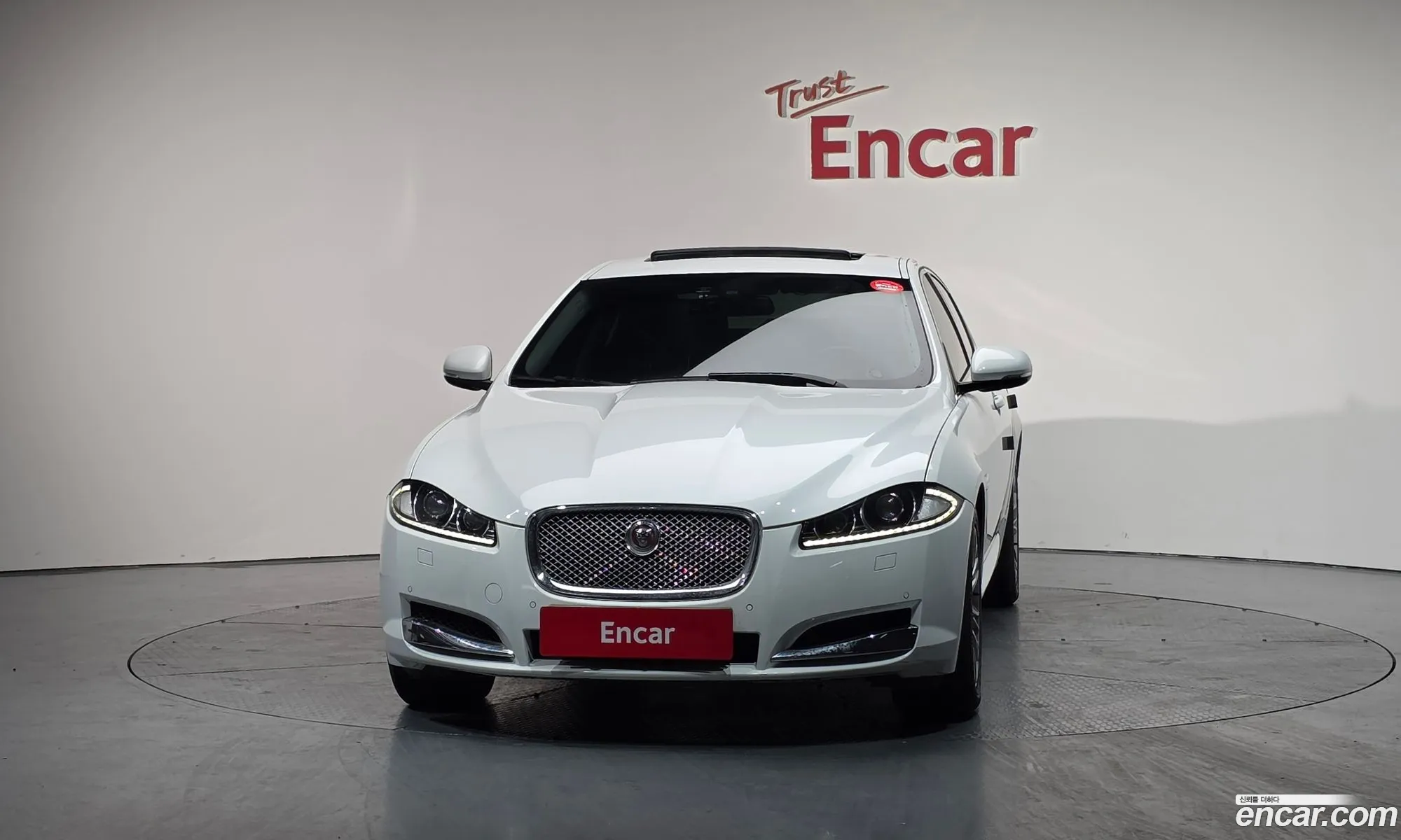Jaguar XF 2014 — 15