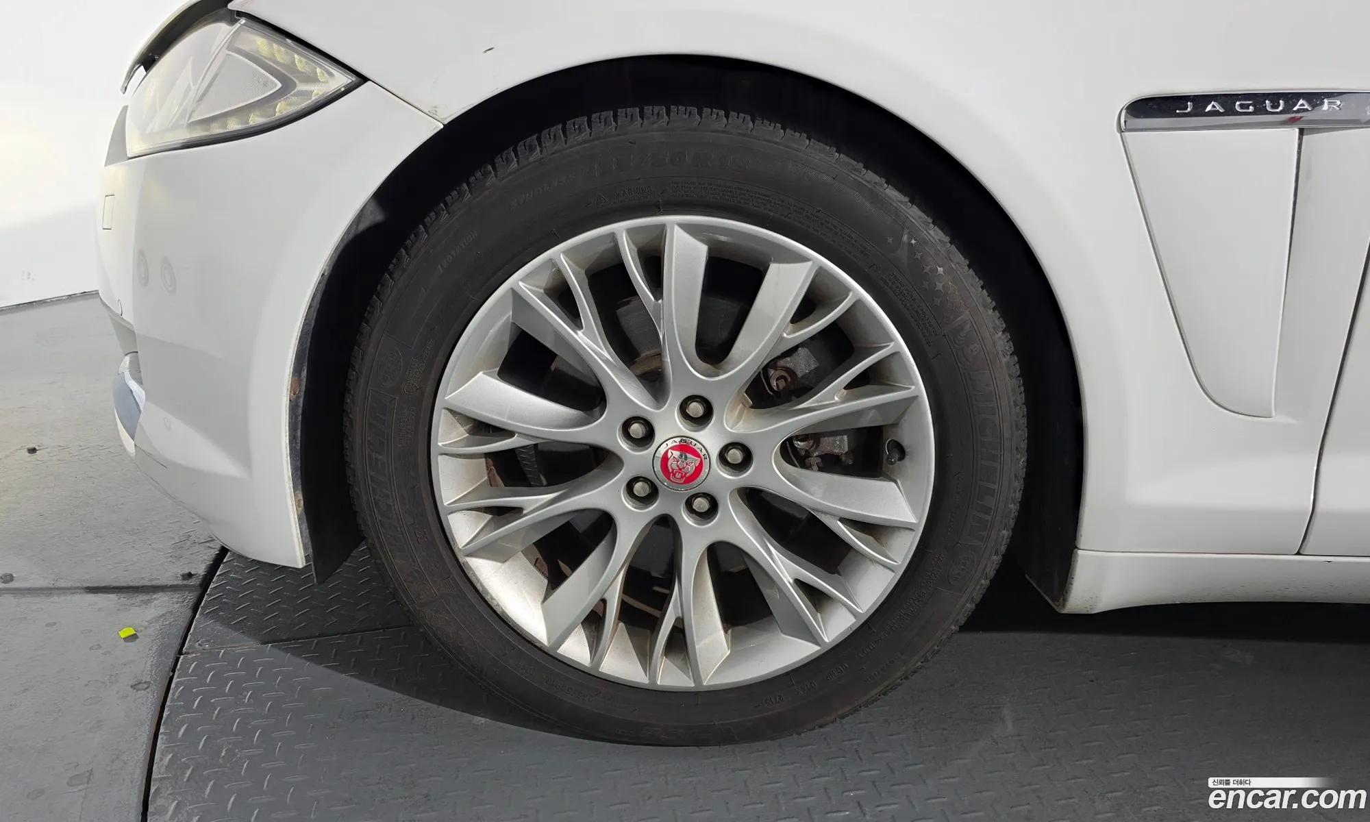 Jaguar XF 2014 — 9