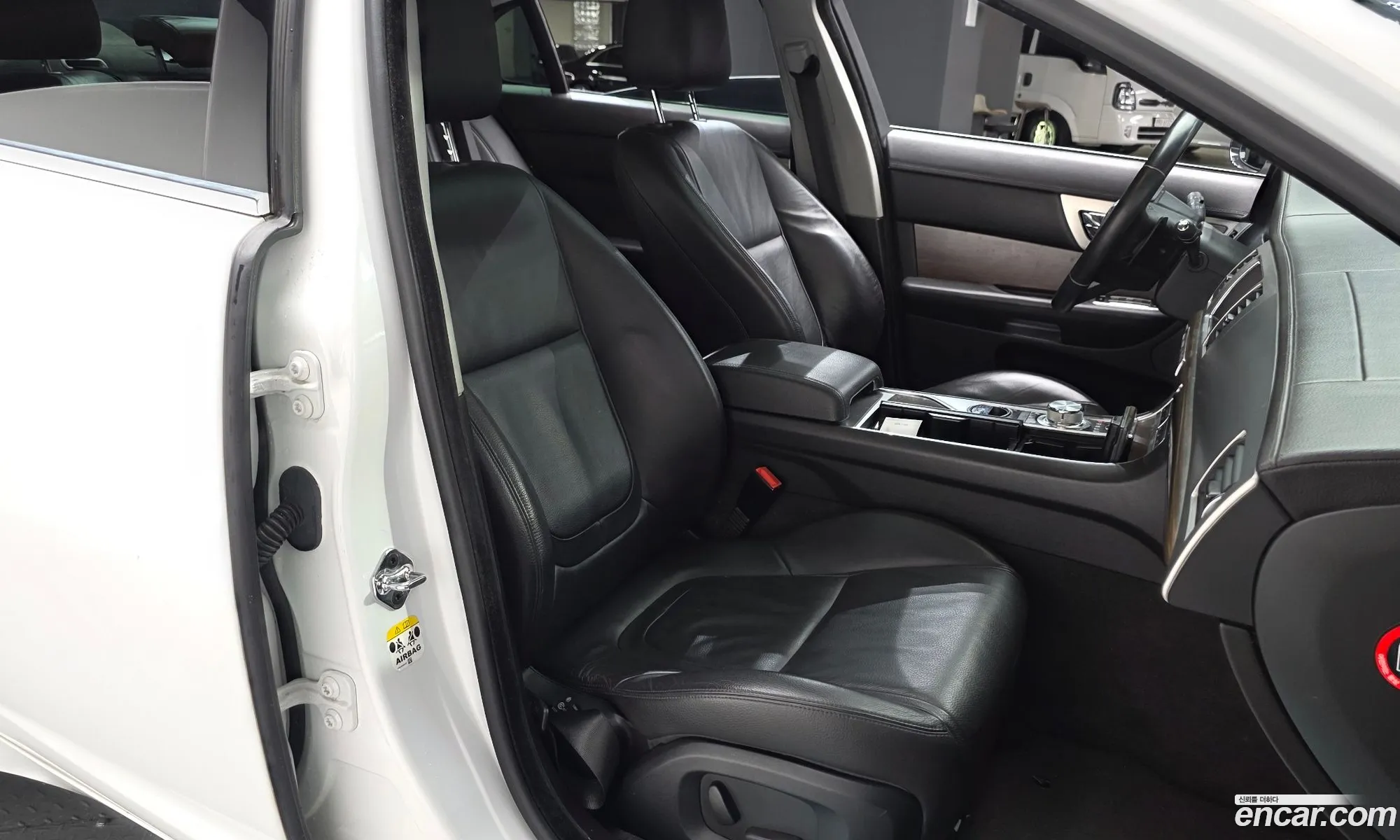 Jaguar XF 2014 — 11