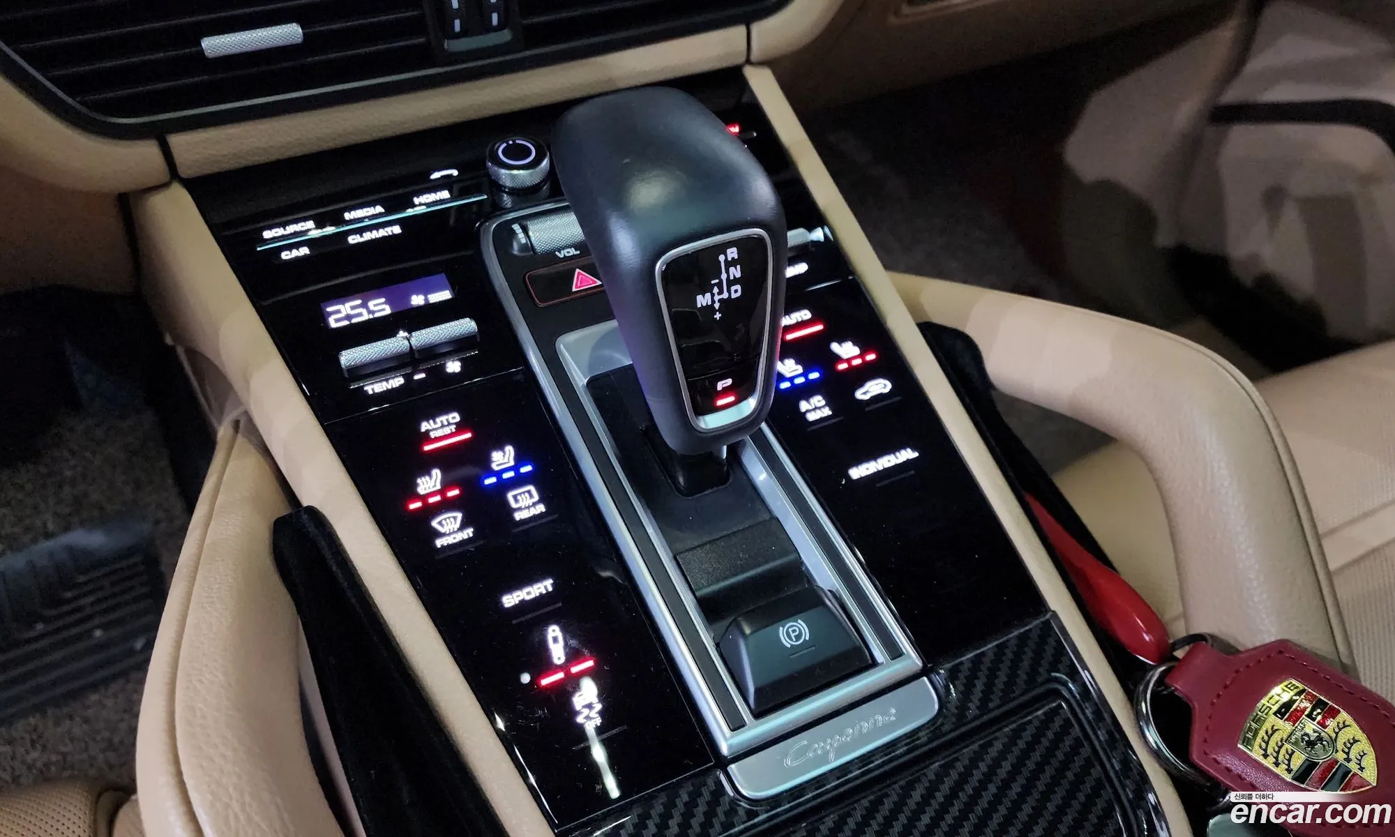 Porsche Cayenne 2019 WP1AA29Y2KDA23733 — 16