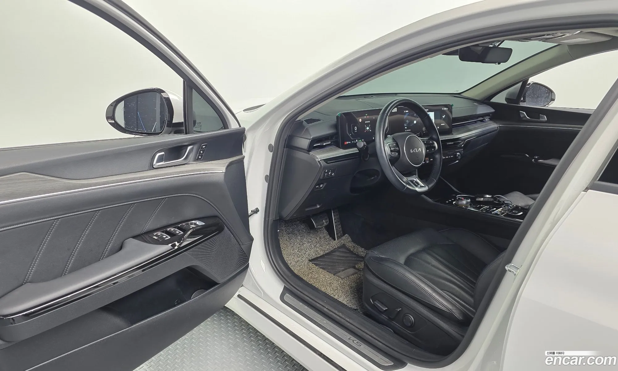 Kia K5 Hybrid 2024 — 2