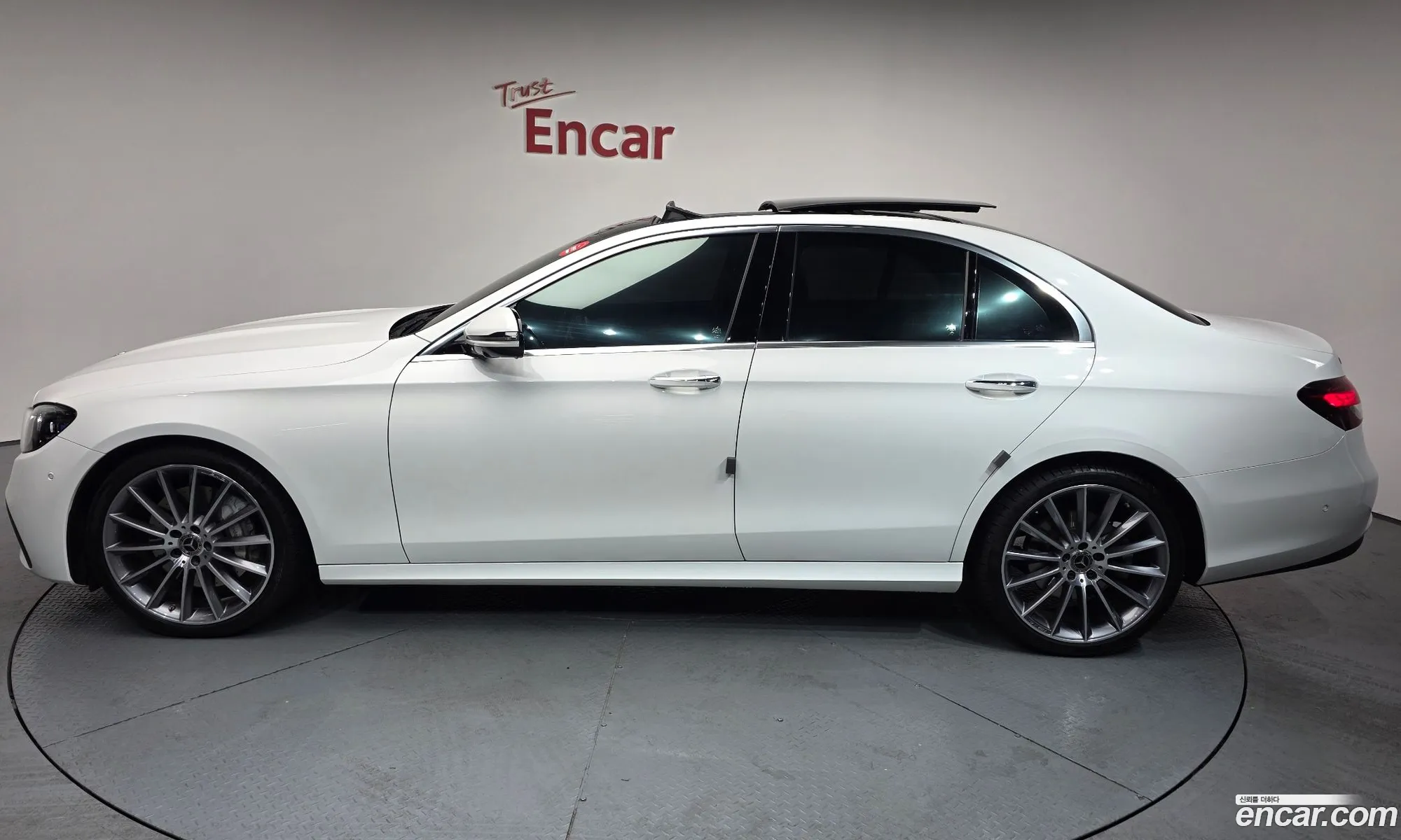 Mercedes-Benz E-Class W213 2022 — 7