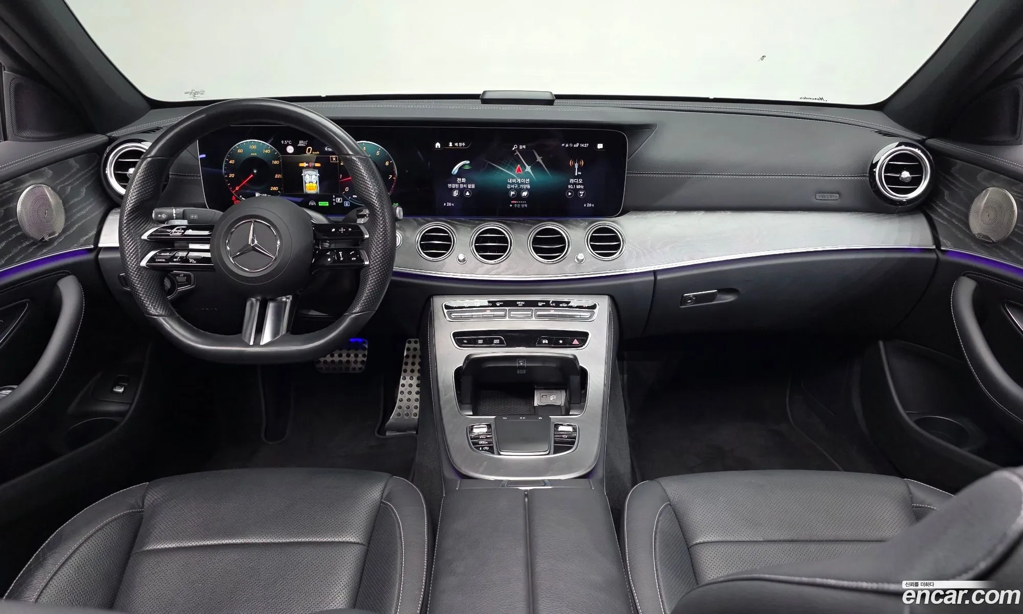 Mercedes-Benz E-Class W213 2022 — 18