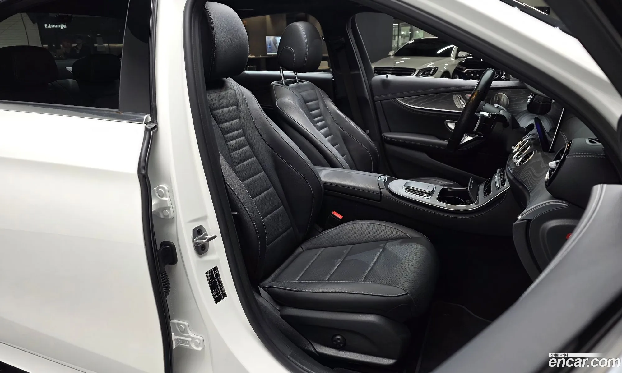 Mercedes-Benz E-Class W213 2022 — 19