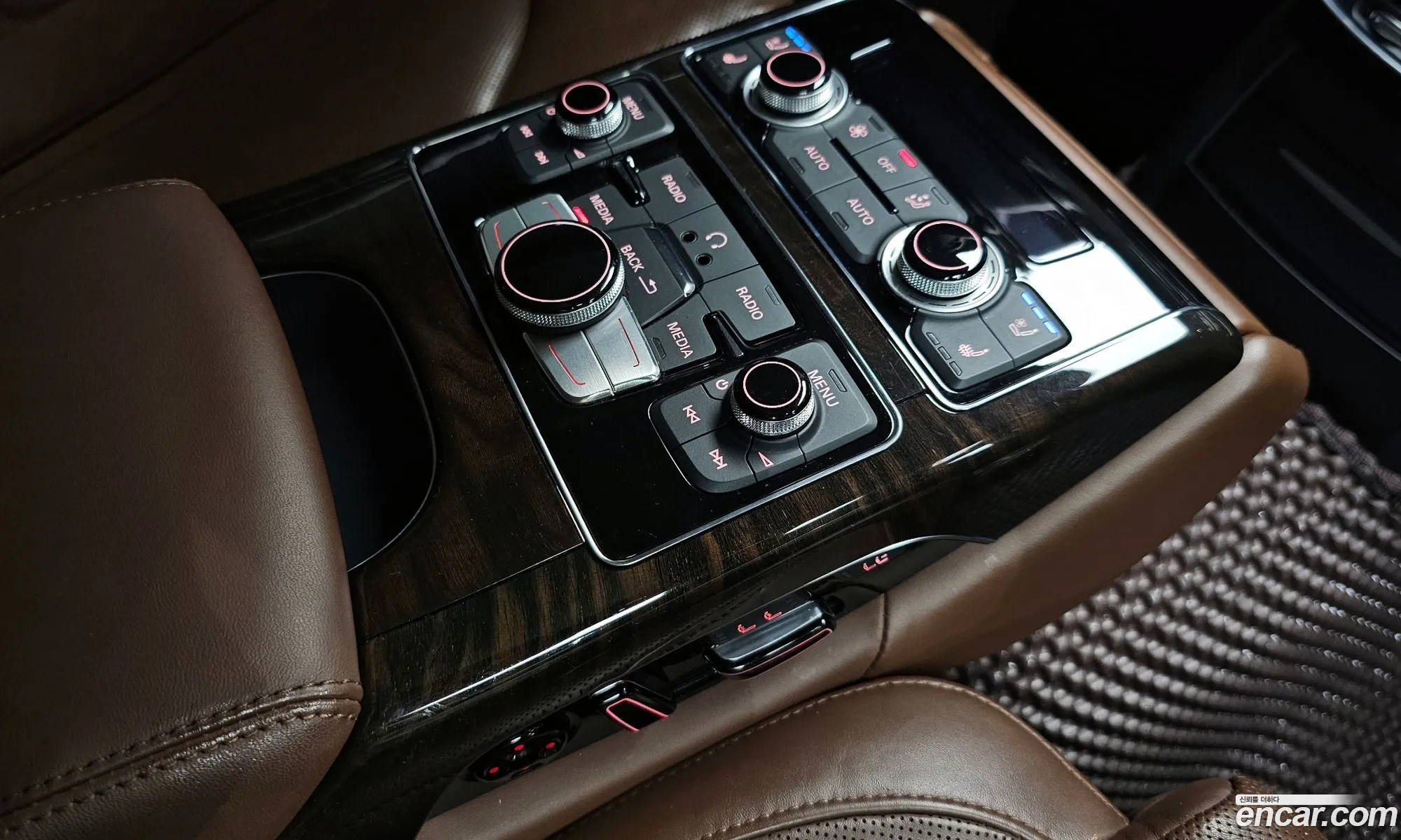 Audi A8 2015 WAUZZZ4H2FN041188 — 2