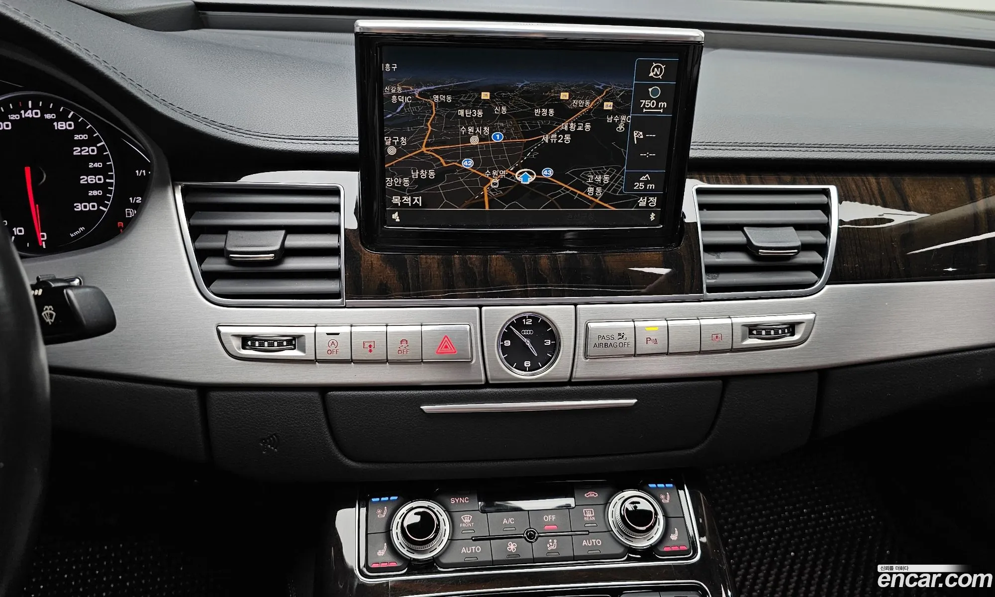 Audi A8 2015 WAUZZZ4H2FN041188 — 16